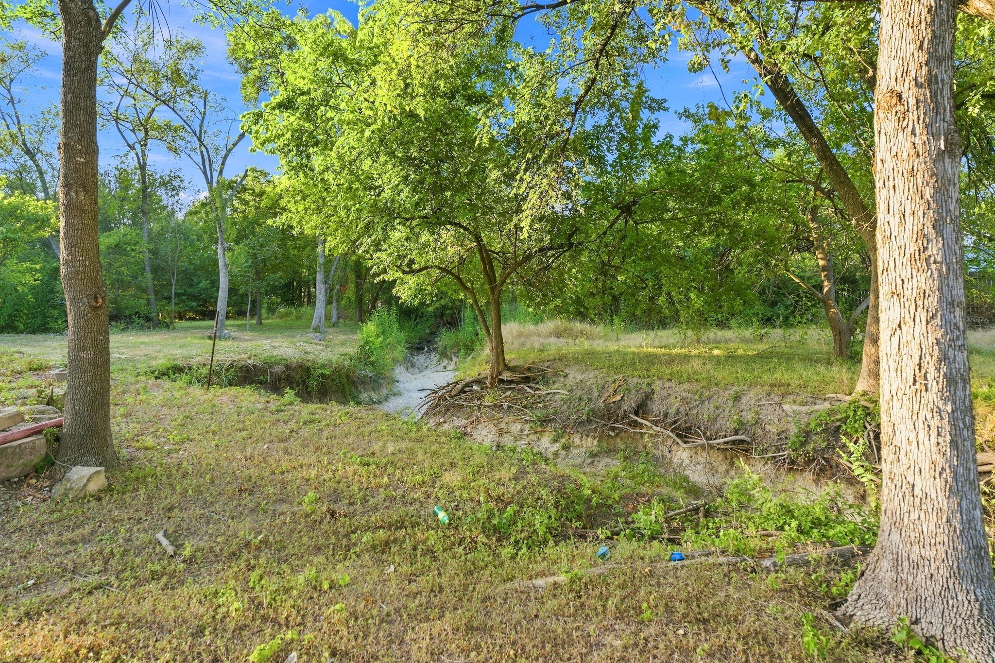 210 W Mockingbird Ln #3 Property Photo 5