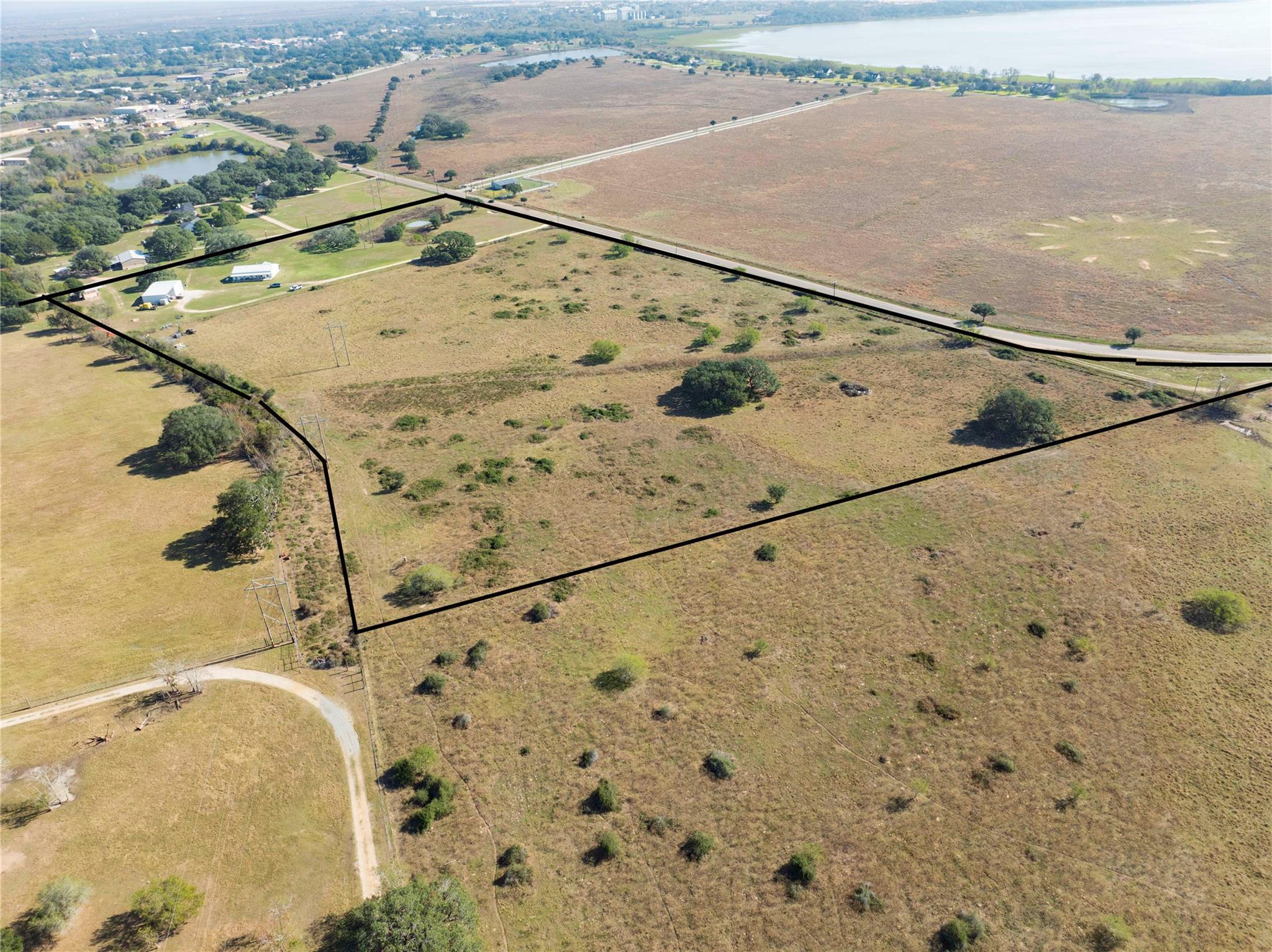 1100 Calhoun Rd Property Photo 8