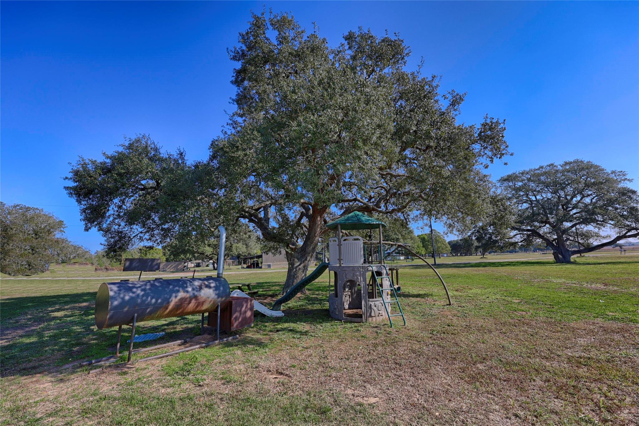 1100 Calhoun Rd Property Photo 37
