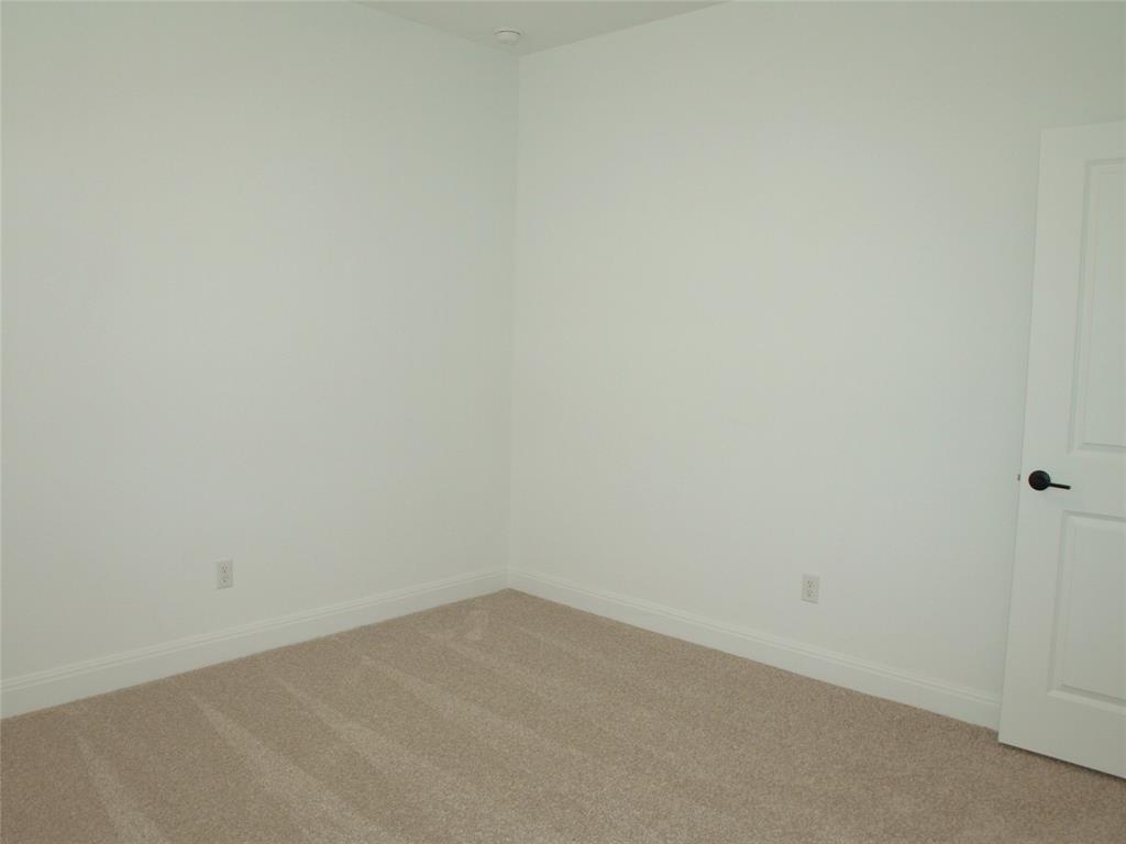 136 Raleigh Dr Property Photo 22