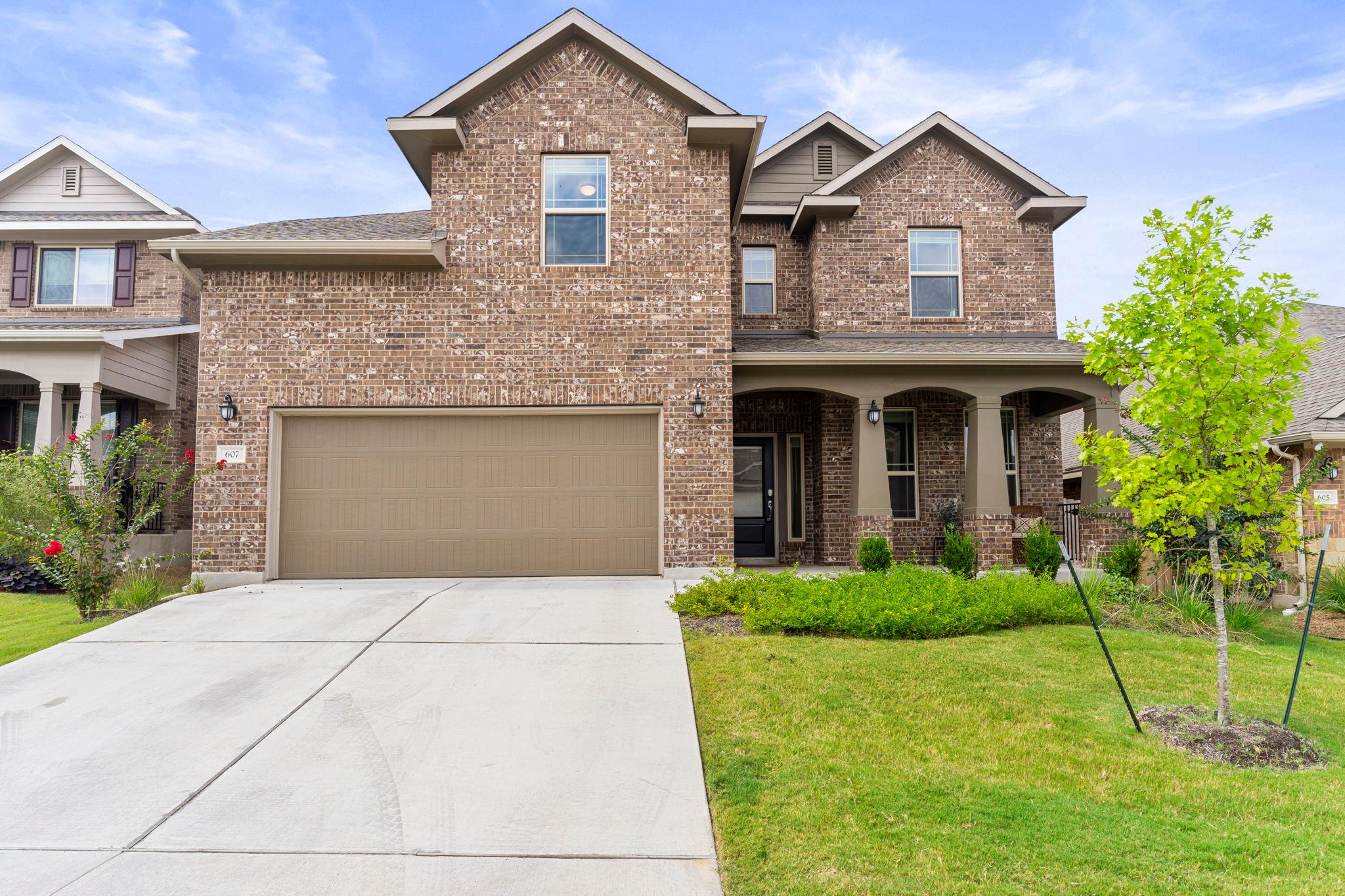 607 Allende Bnd Property Photo 1