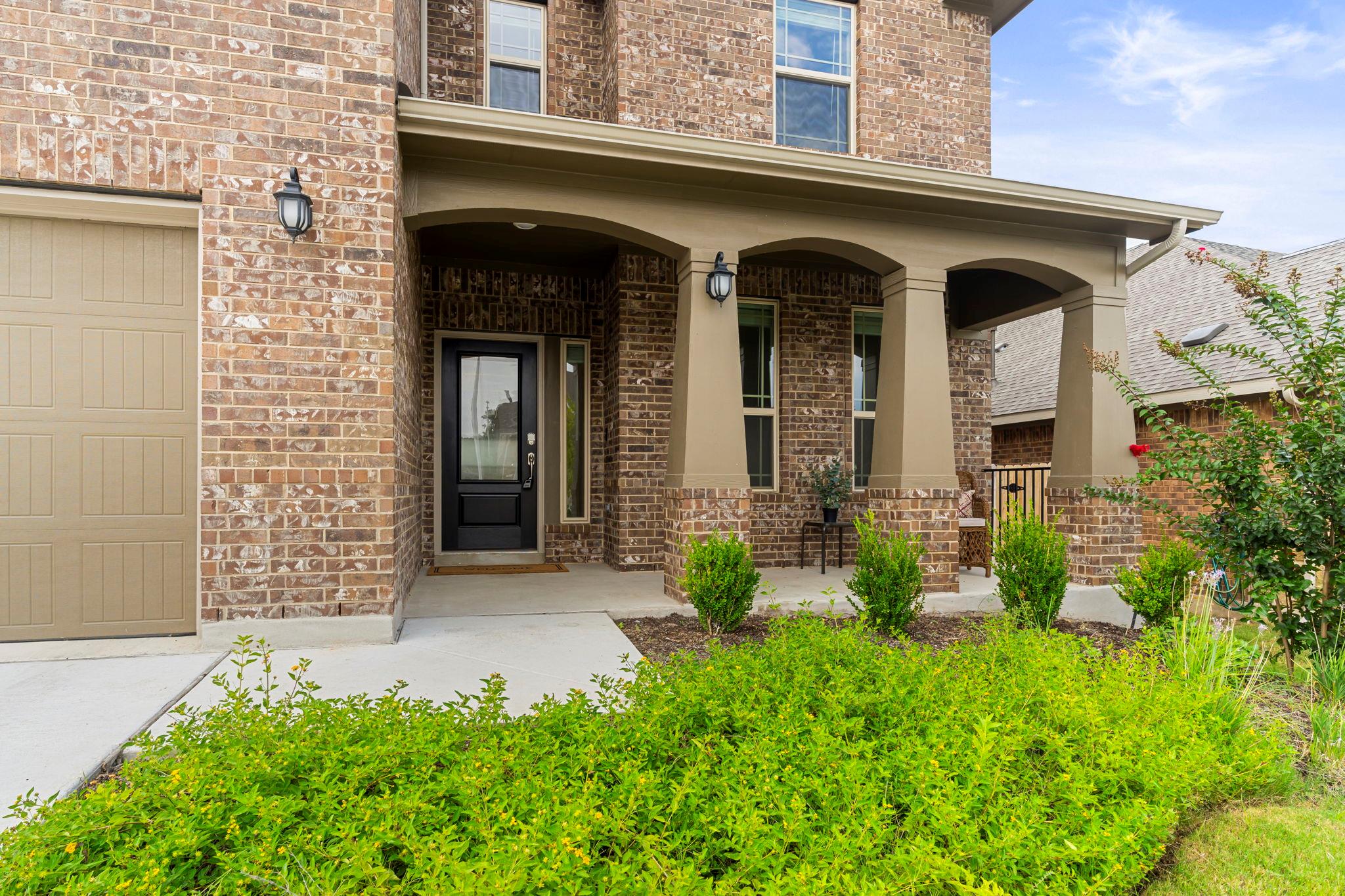 607 Allende Bnd Property Photo 2