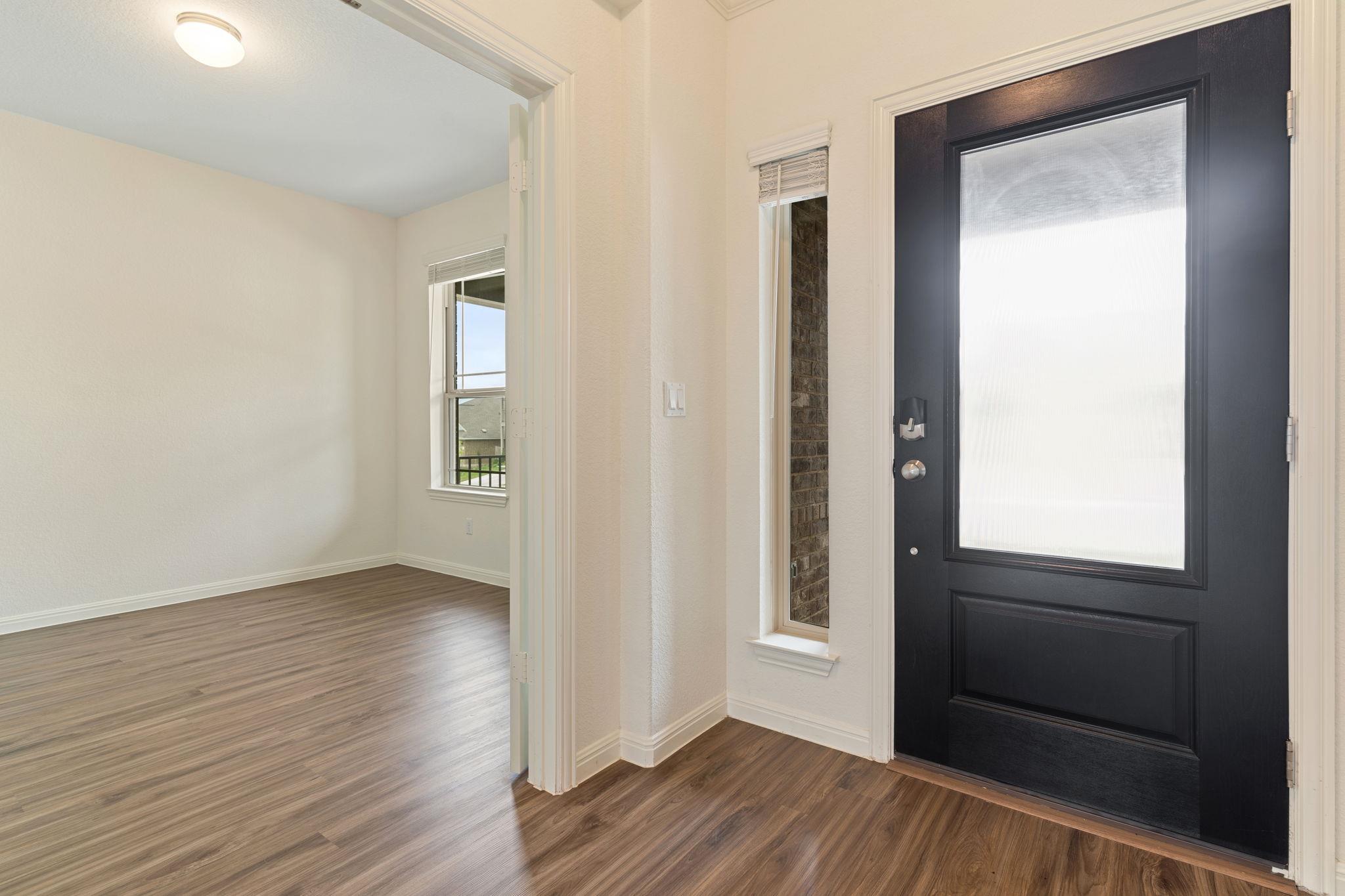 607 Allende Bnd Property Photo 3