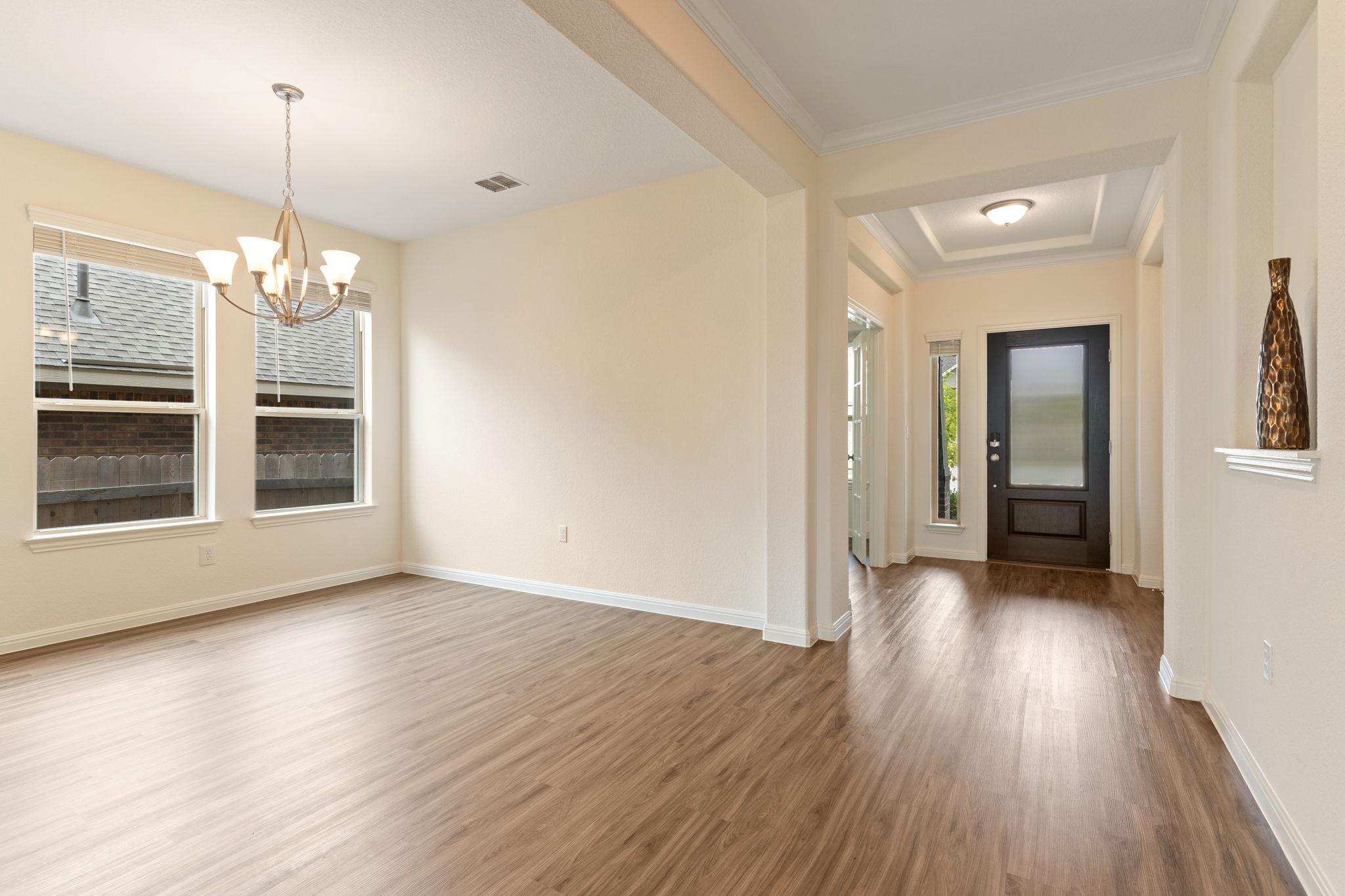 607 Allende Bnd Property Photo 5