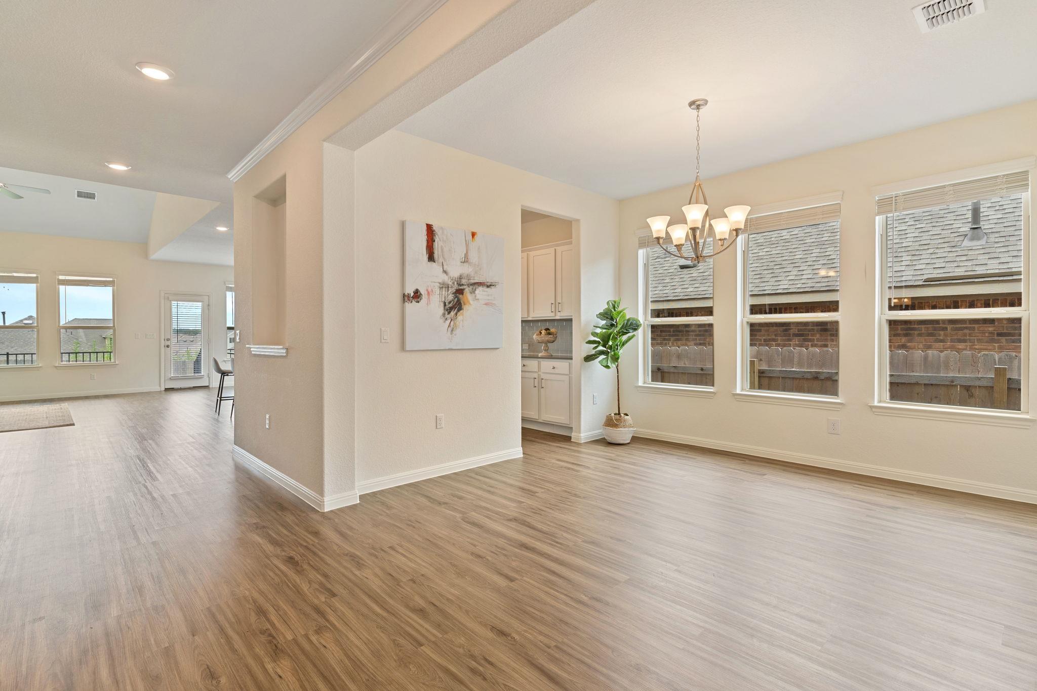 607 Allende Bnd Property Photo 6