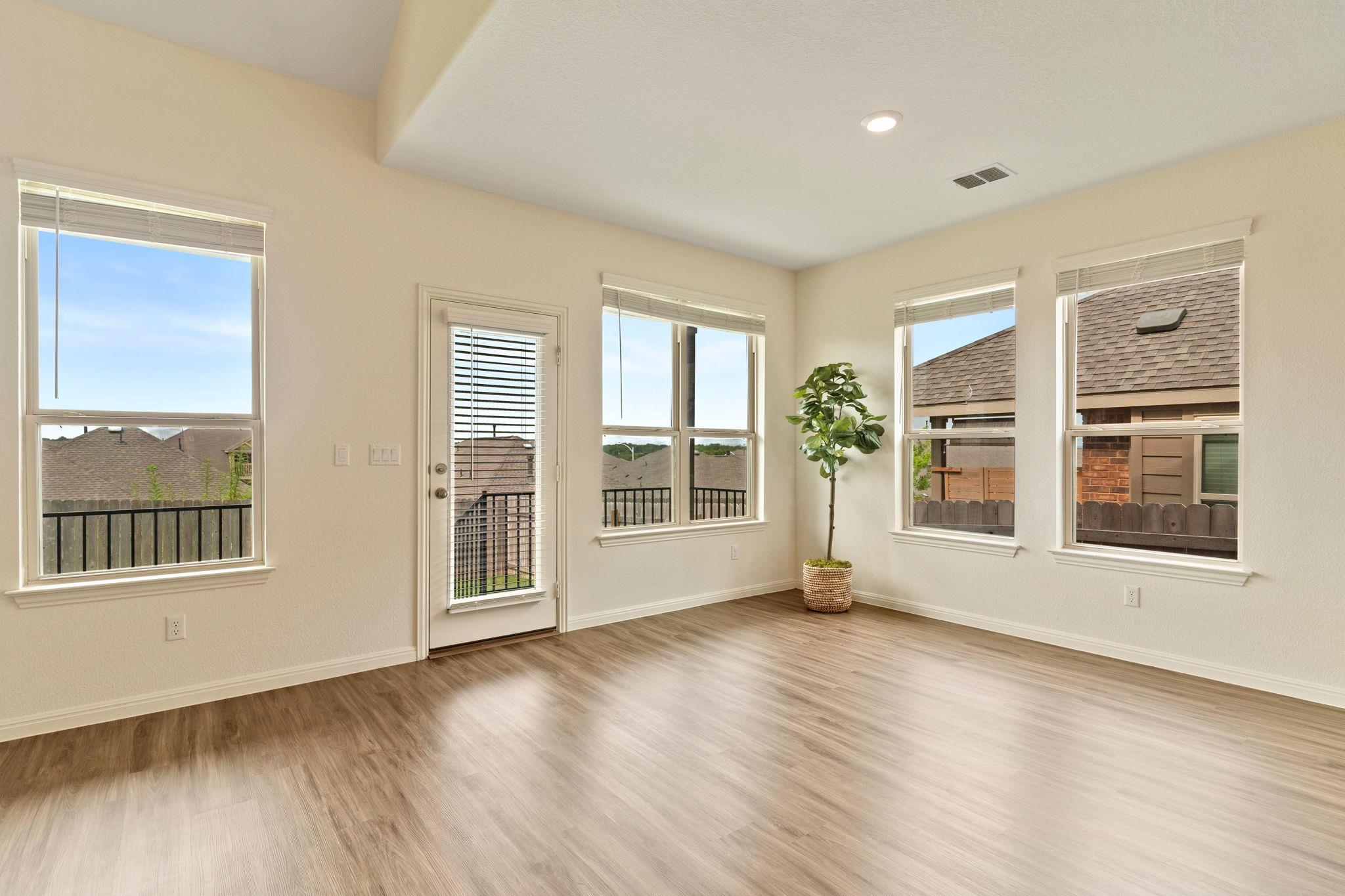 607 Allende Bnd Property Photo 12