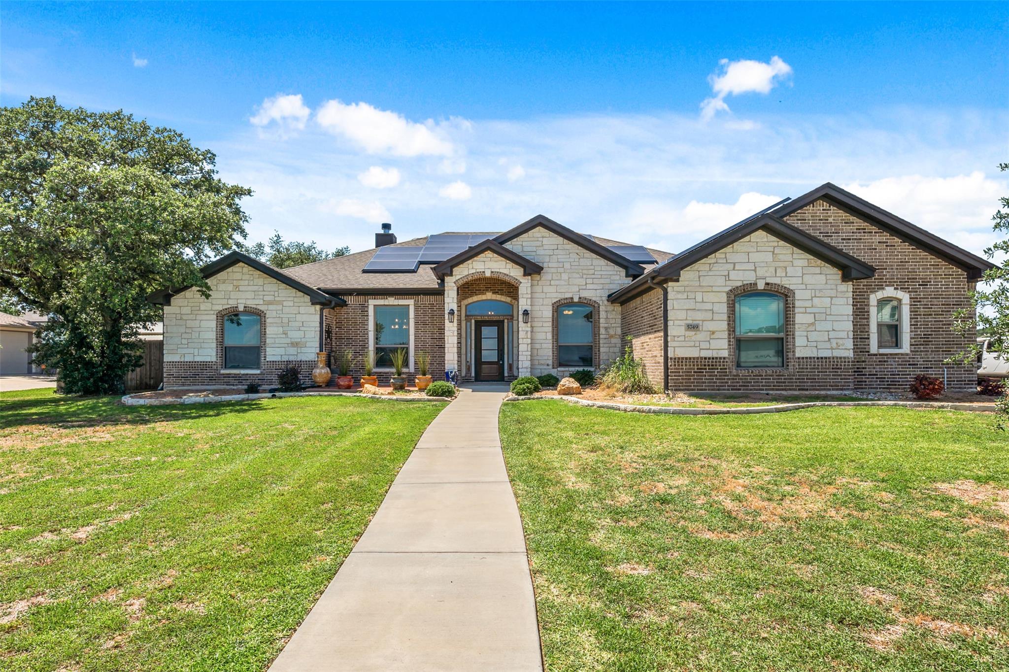5749 Watusi Dr Property Photo 1