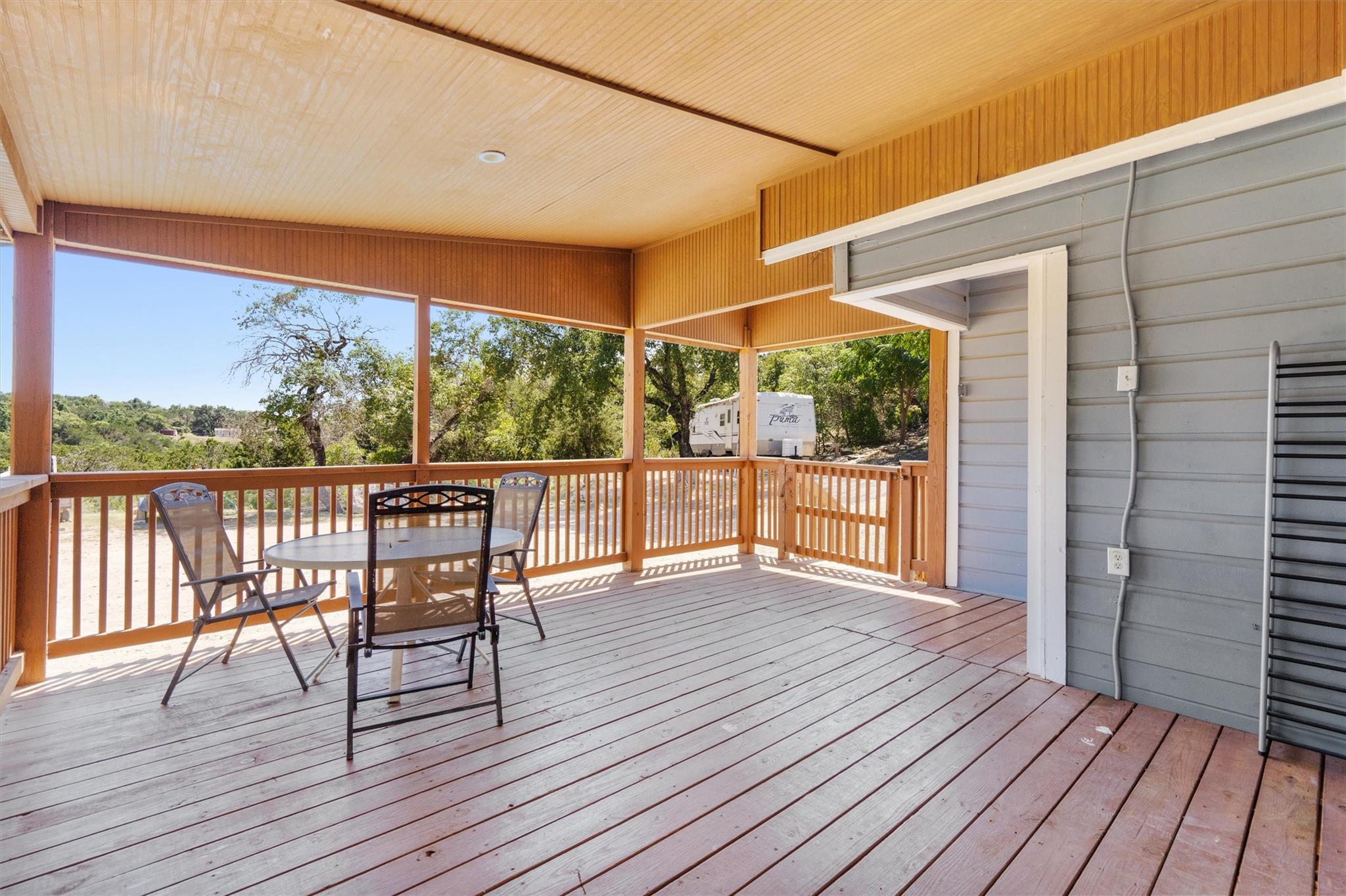 15001 Dexler Dr Property Photo 8