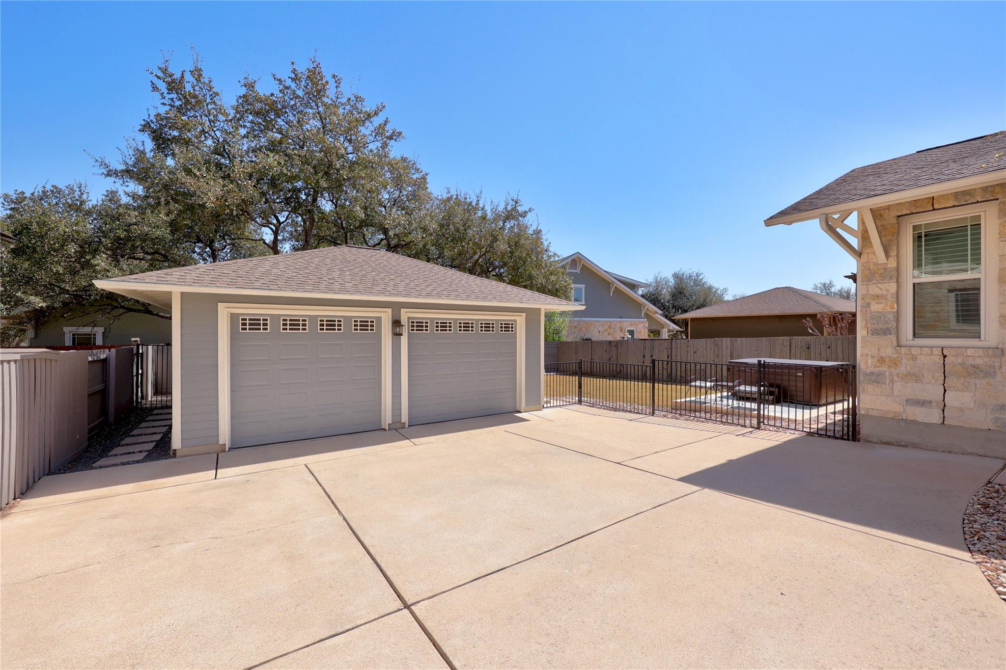 2604 Rolling Plains Ct Property Photo 35