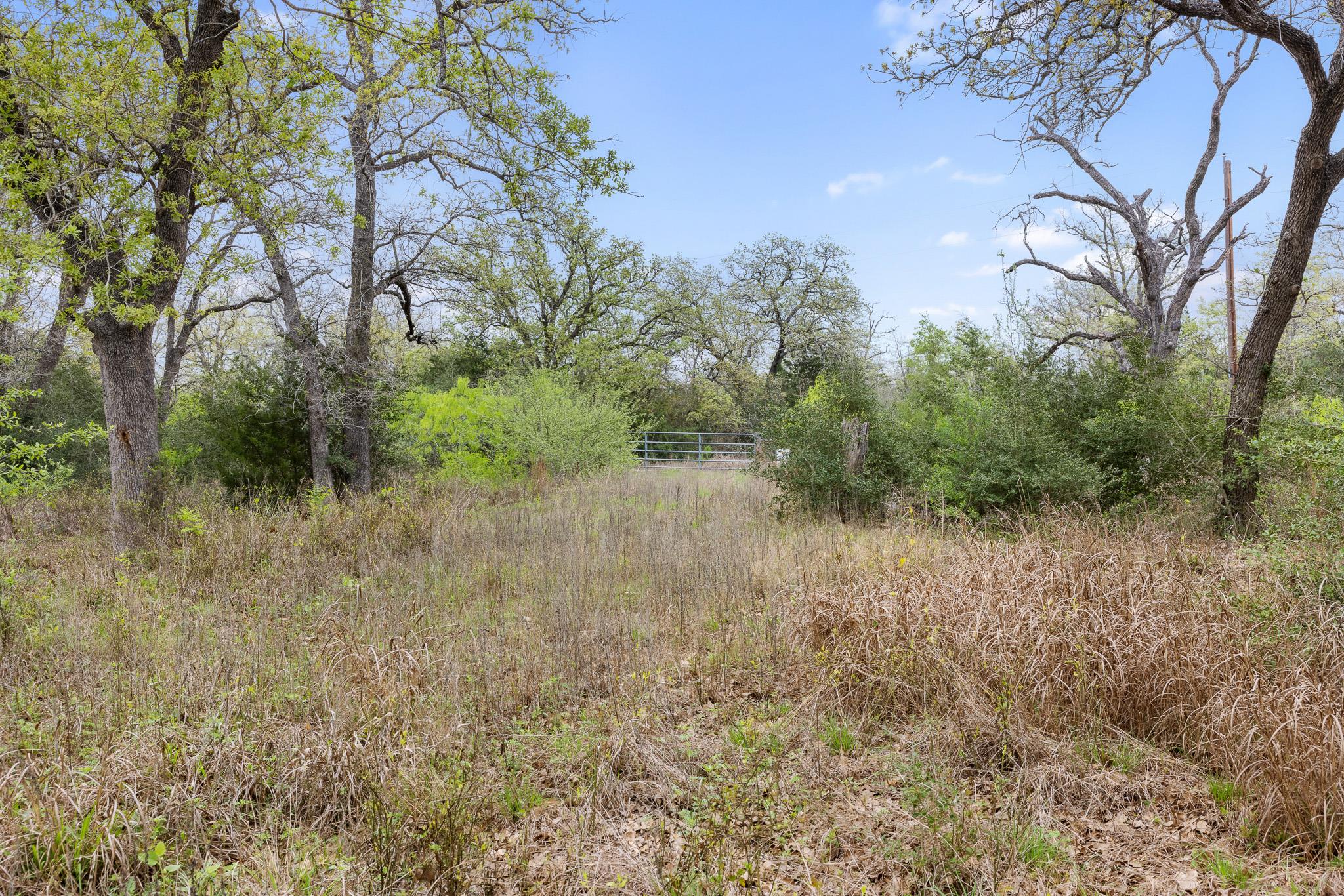 1605 Lariet Dr Property Photo 9