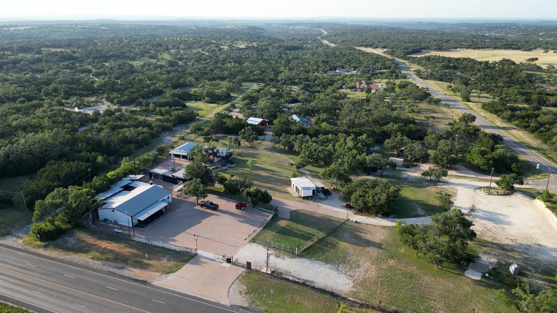 9097 E Us 290 Highway Property Photo 2