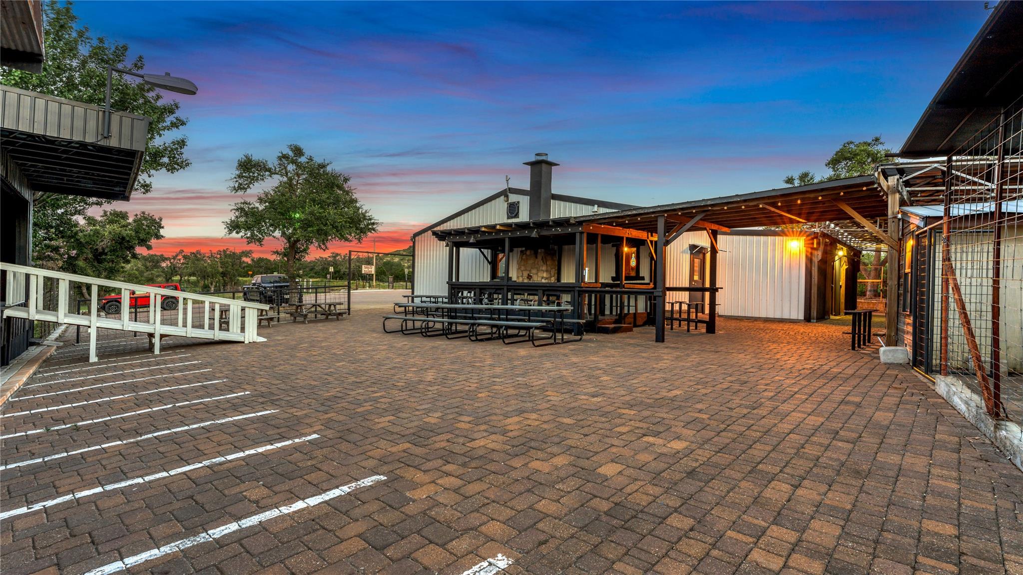 9097 E Us 290 Highway Property Photo 17