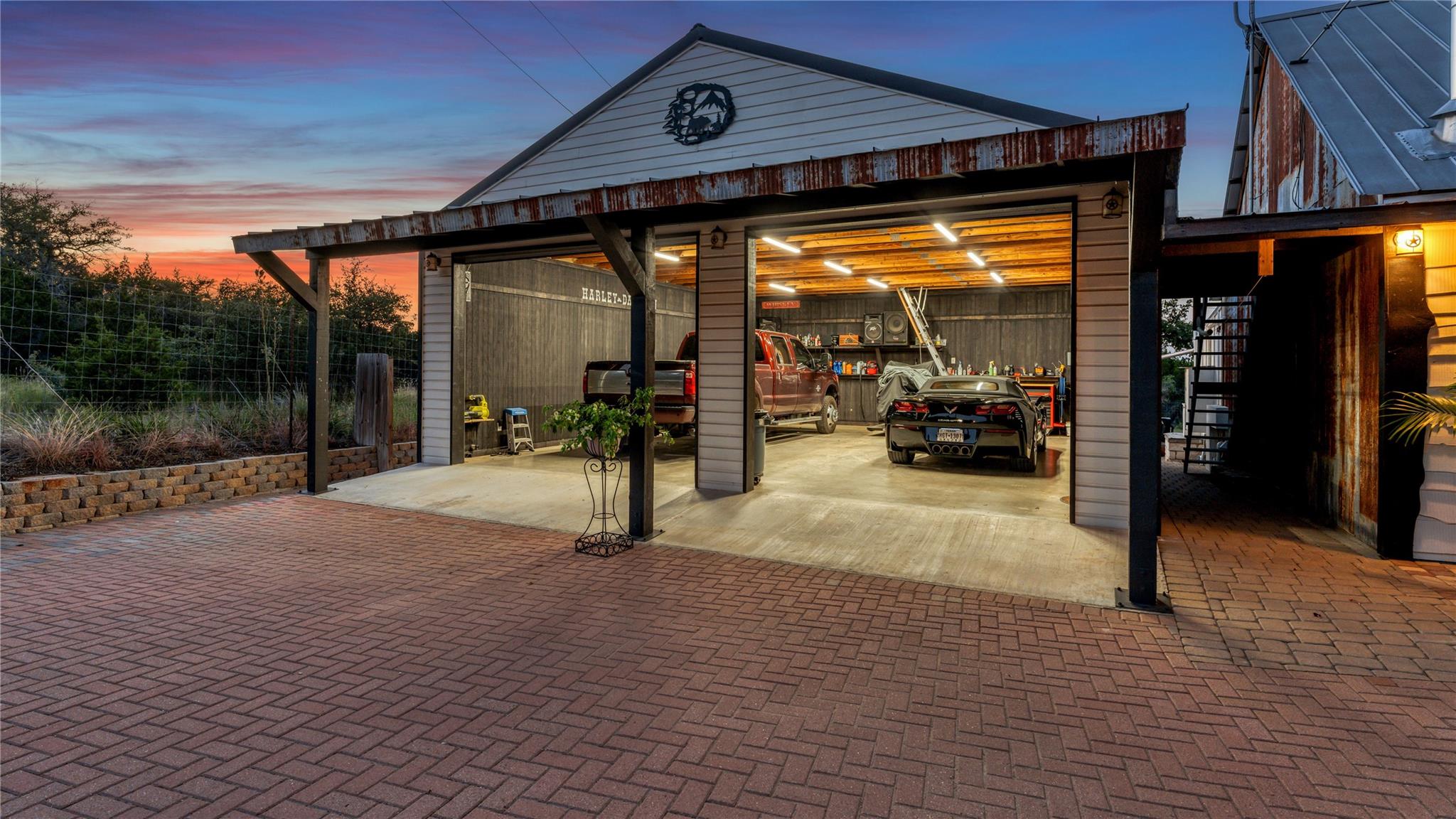 9097 E Us 290 Highway Property Photo 35