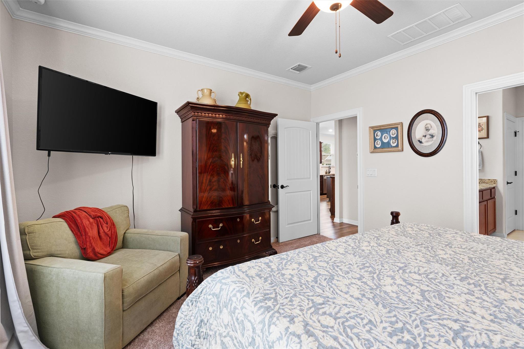 121 Winterhorse Cv Property Photo 13