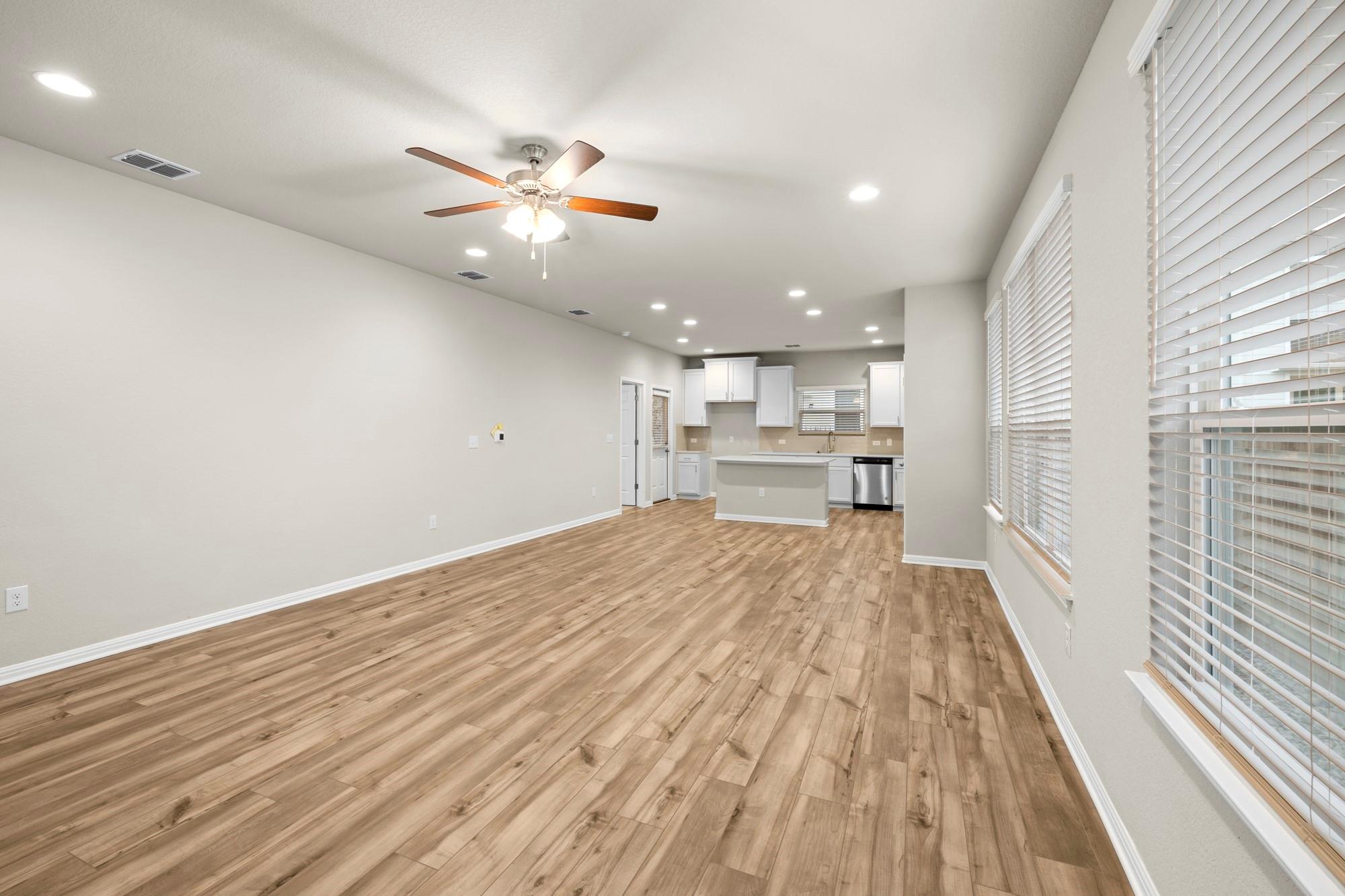 1156 Autumn Heather Dr Property Photo 3