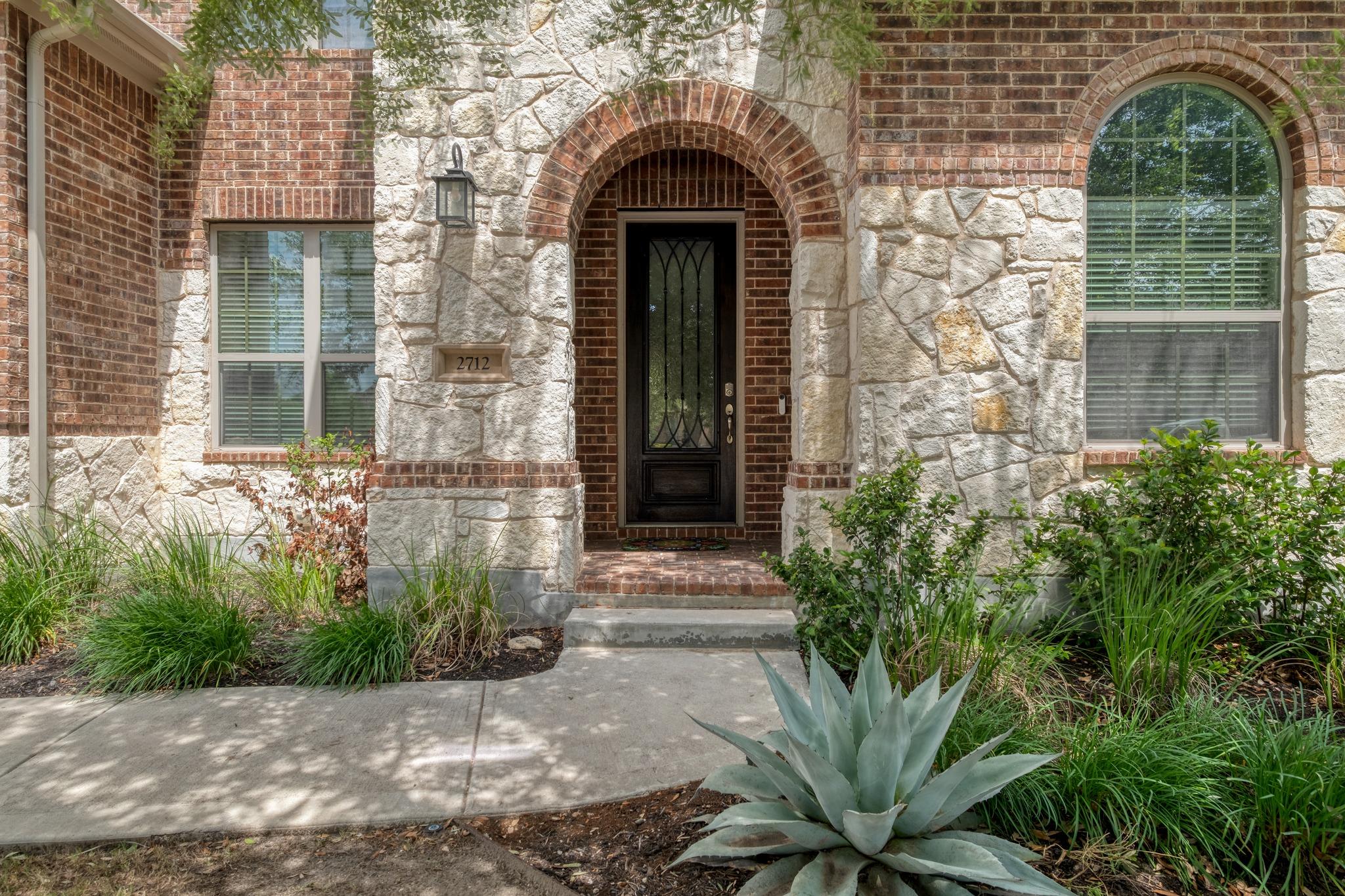 2712 Margarita Ct Property Photo 5