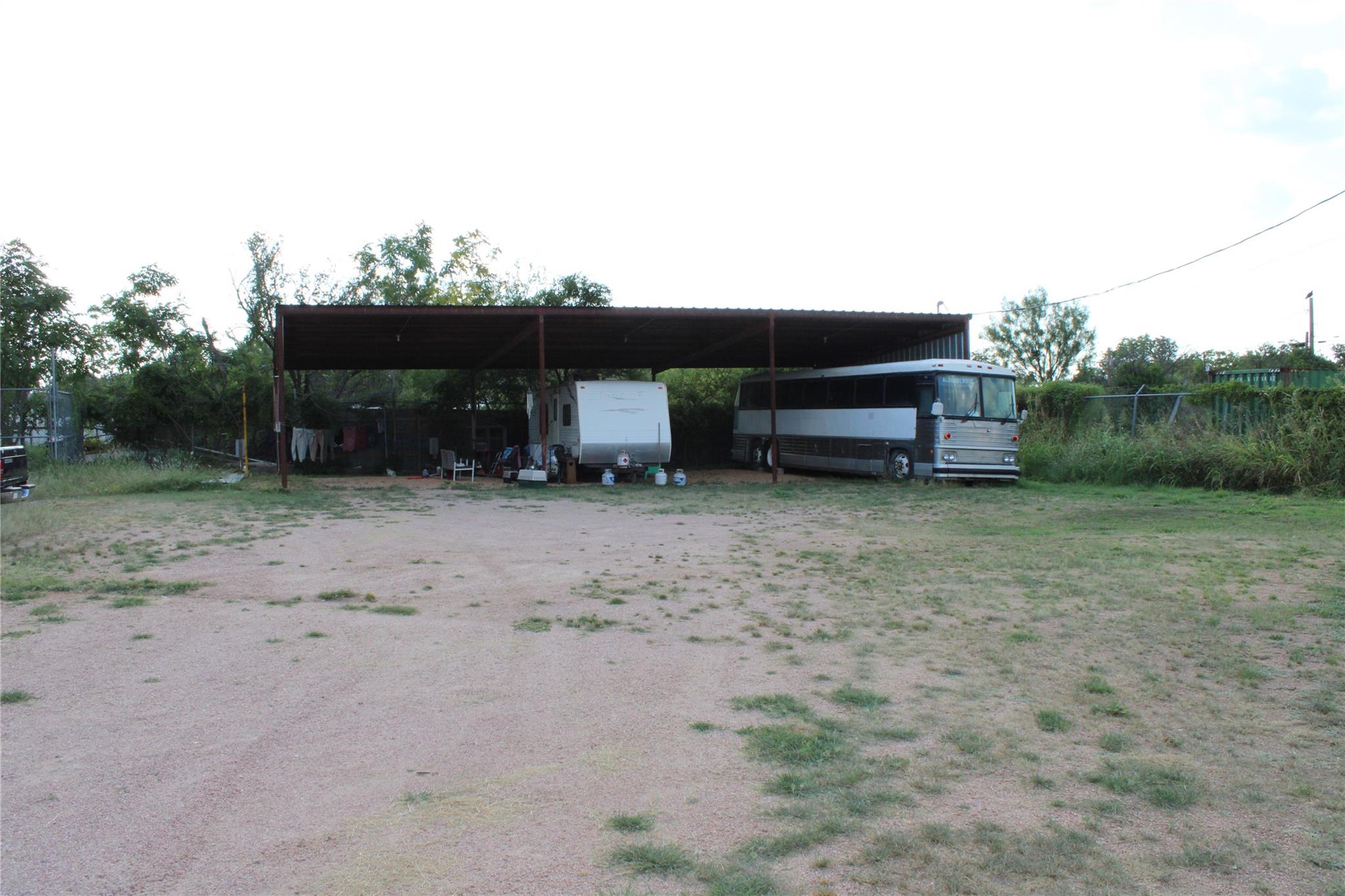702 Pecan St Property Photo 3