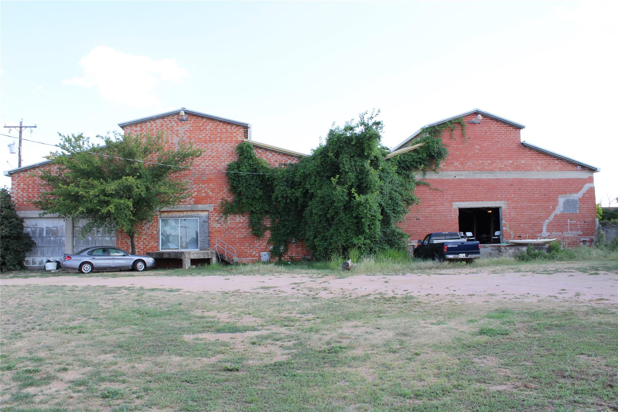 702 Pecan St Property Photo 4