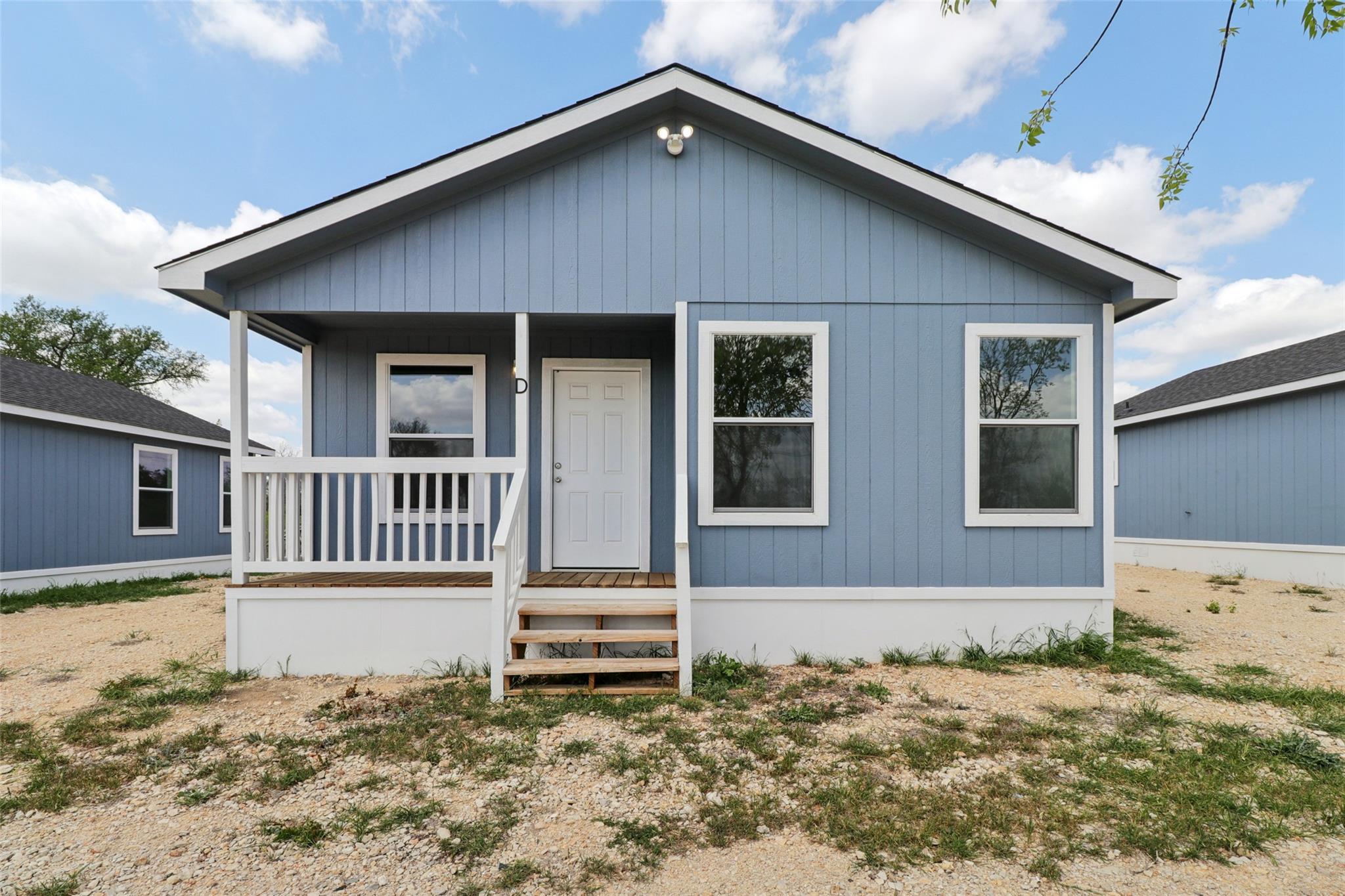 1087 Schubert Ln #D Property Photo 1