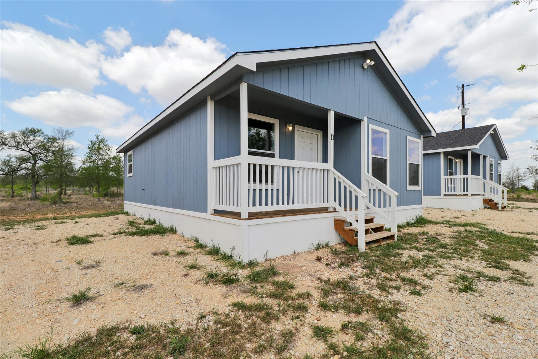 1087 Schubert Ln #d Property Photo 2