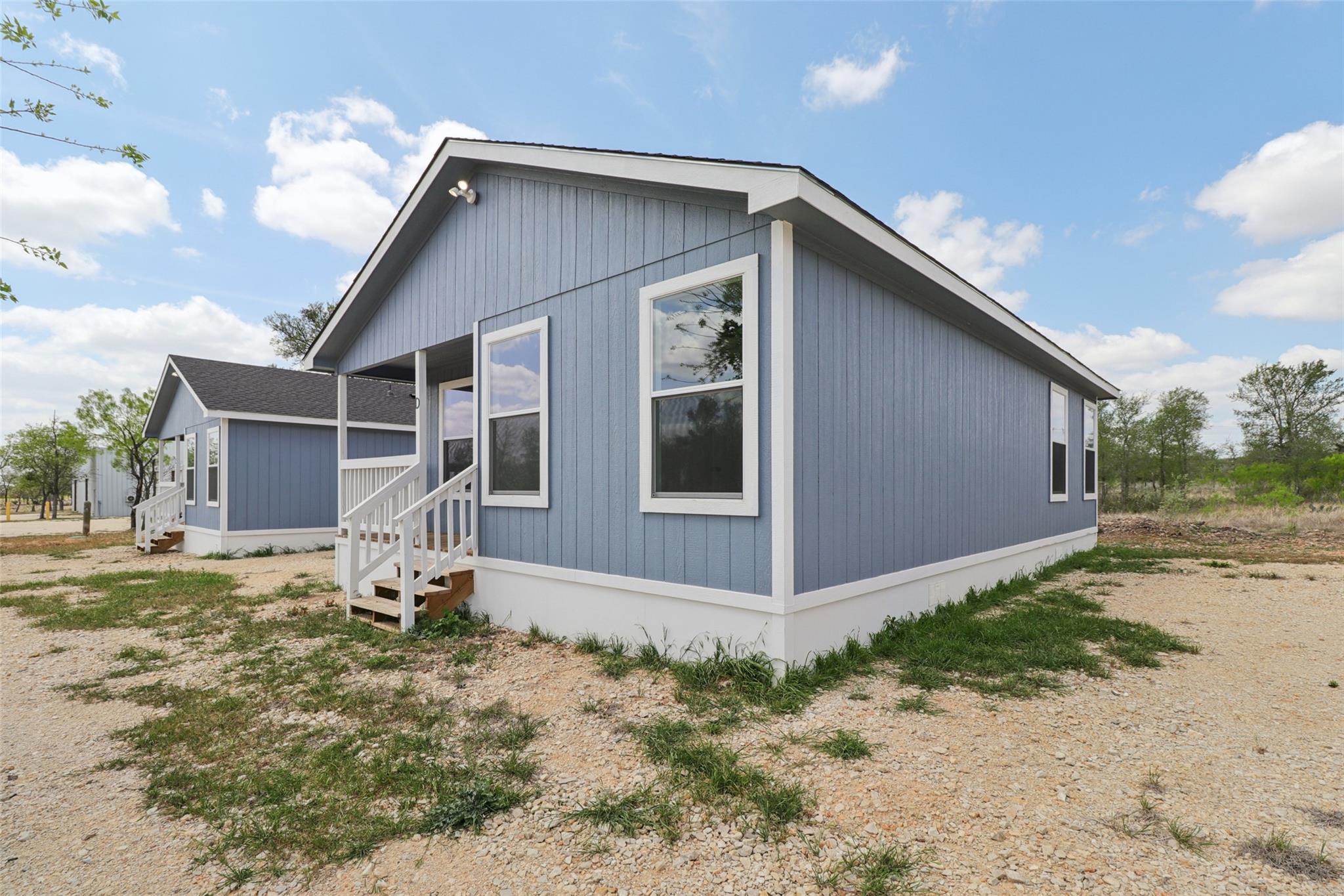 1087 Schubert Ln #d Property Photo 3