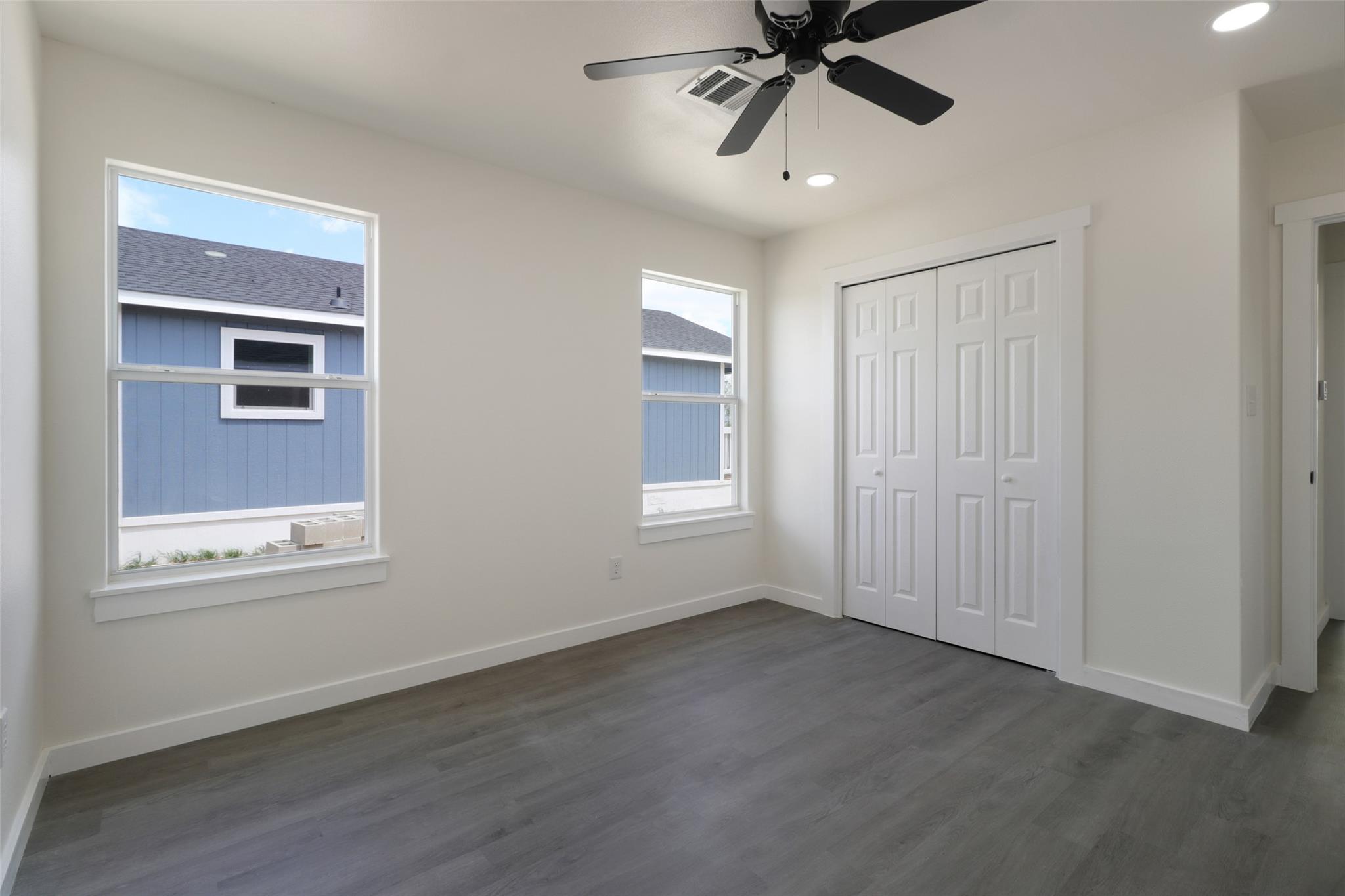 1087 Schubert Ln #d Property Photo 11
