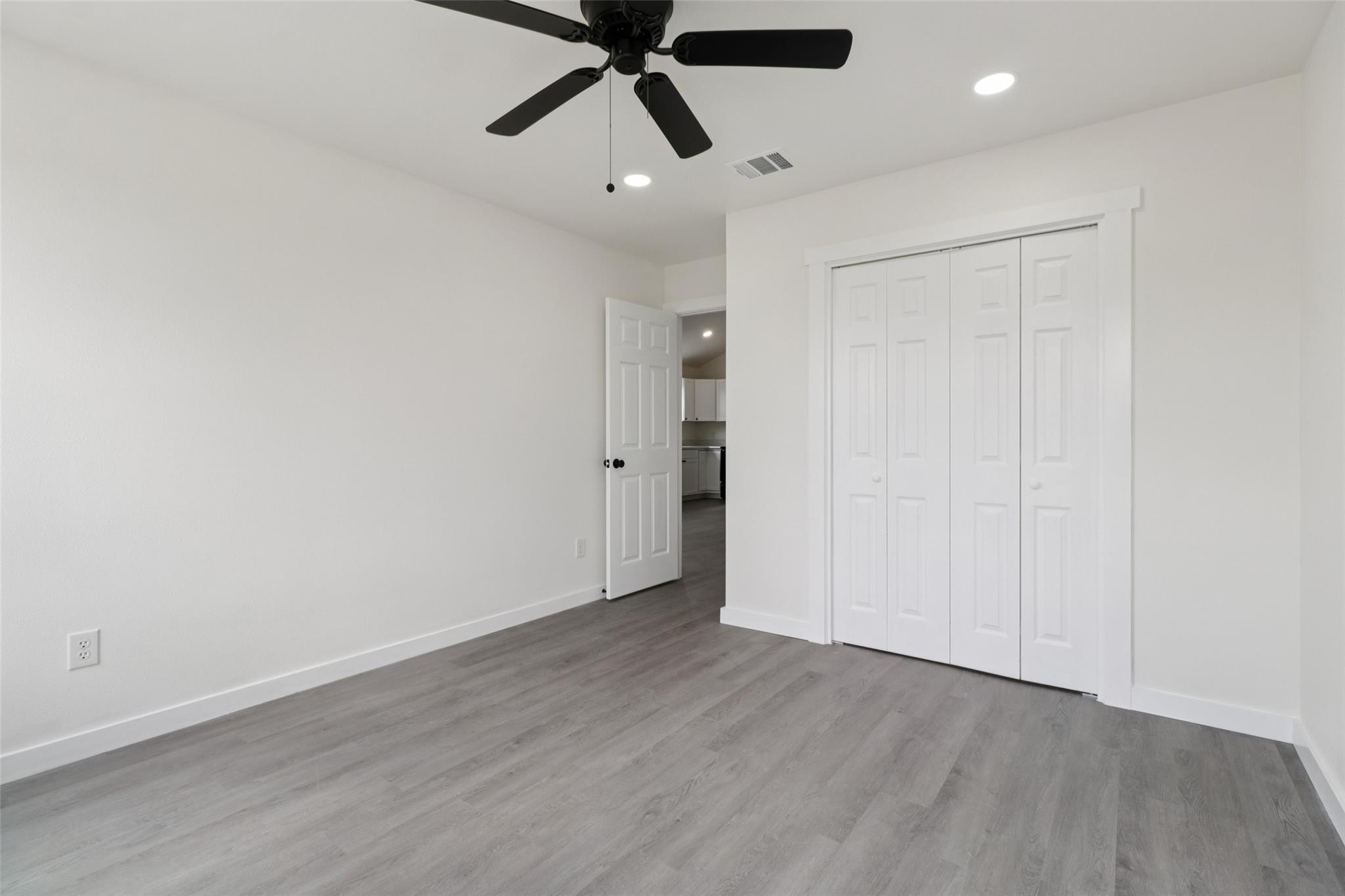 1087 Schubert Ln #d Property Photo 15