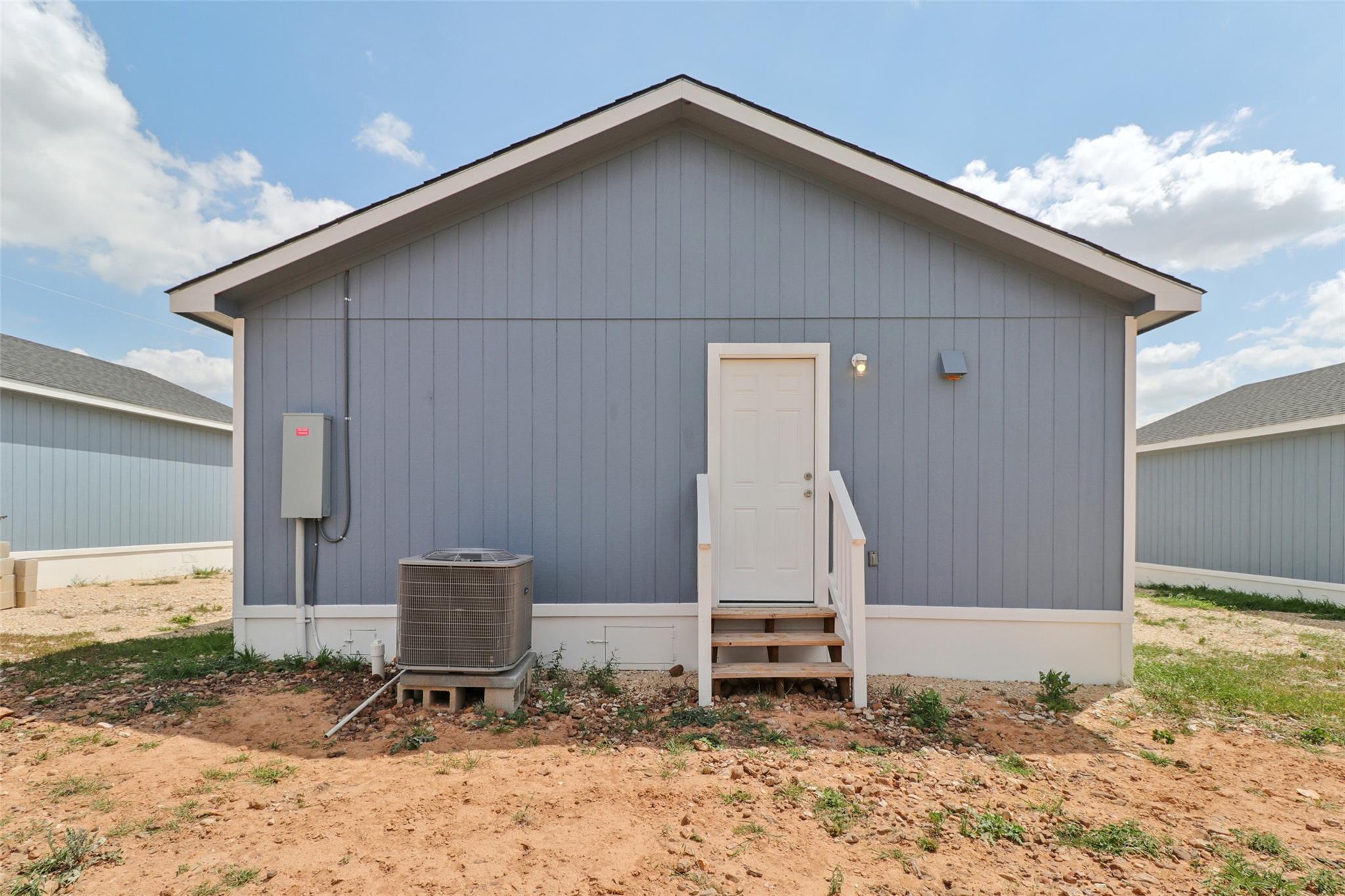 1087 Schubert Ln #d Property Photo 17