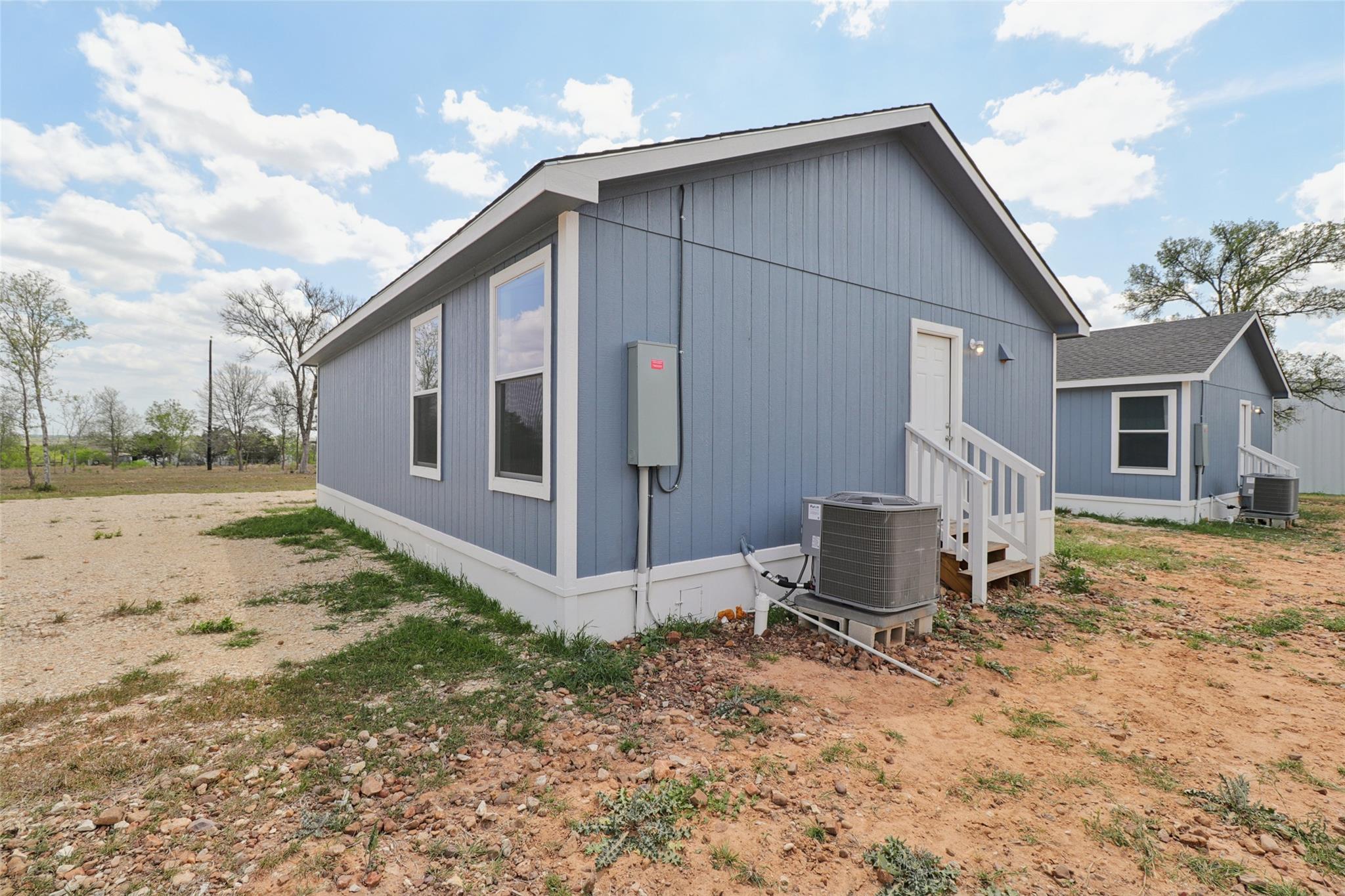 1087 Schubert Ln #d Property Photo 18