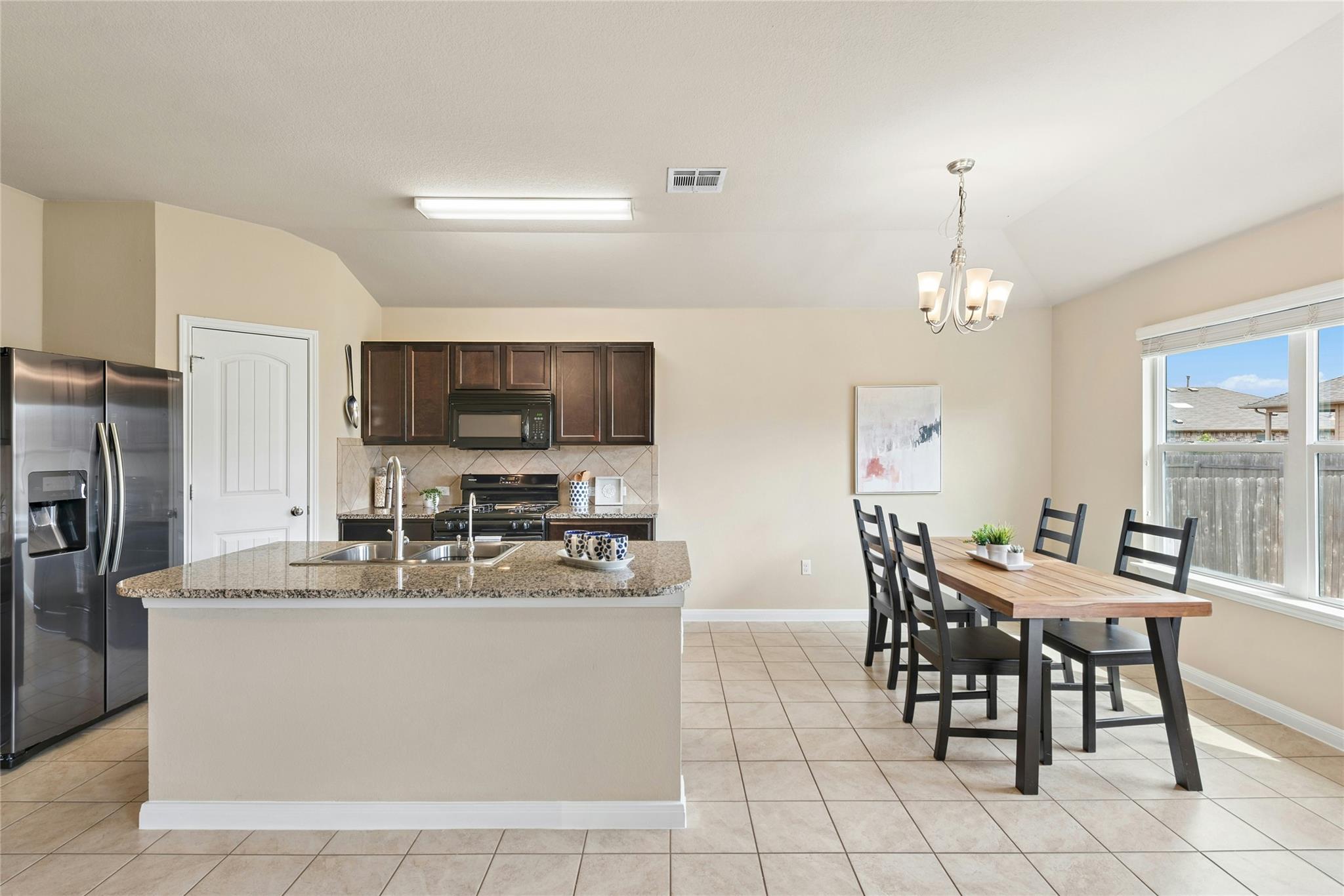 184 Kookaburra Bnd Property Photo 6