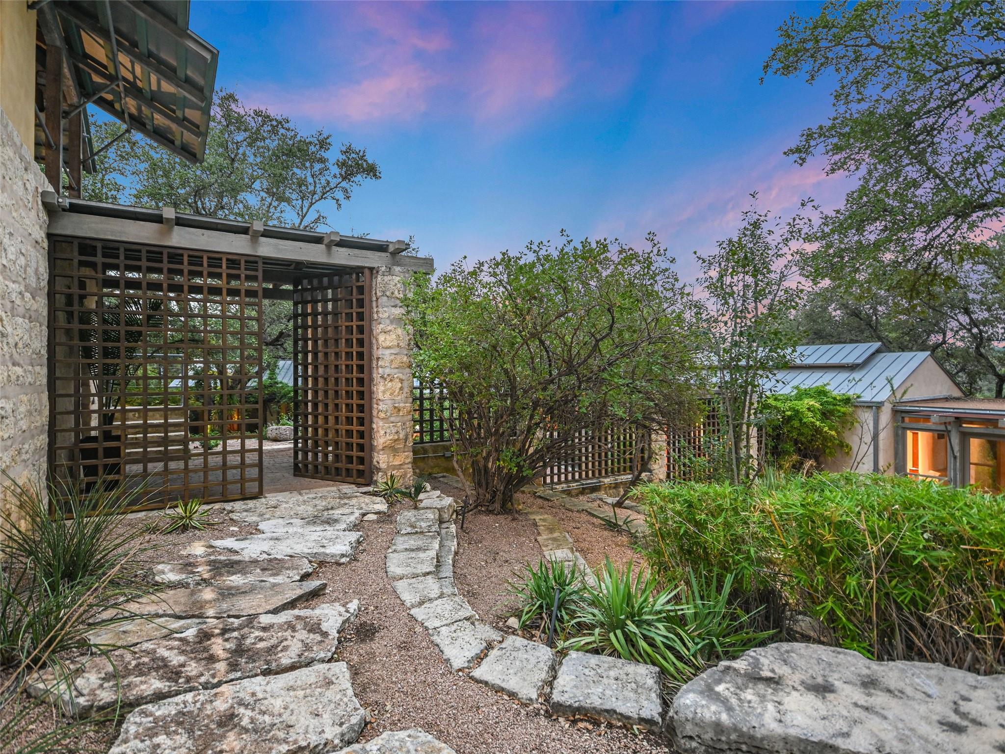 25014 Pedernales Canyon Trl Property Photo 11