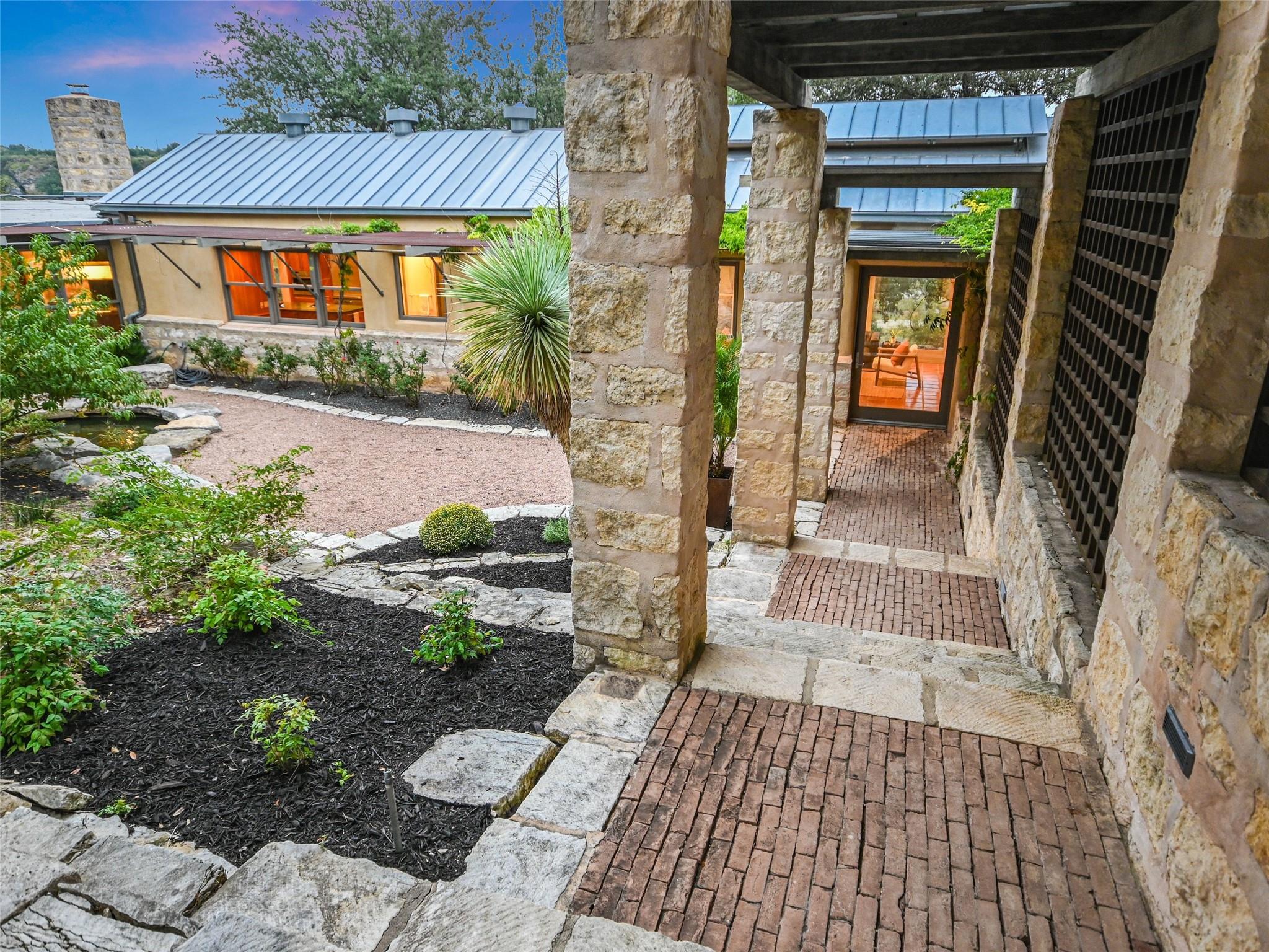 25014 Pedernales Canyon Trl Property Photo 12