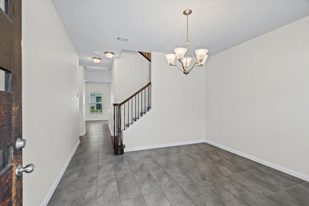 1502 Airedale Rd #2502 Property Photo 4