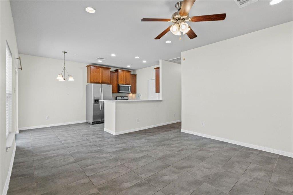 1502 Airedale Rd #2502 Property Photo 9
