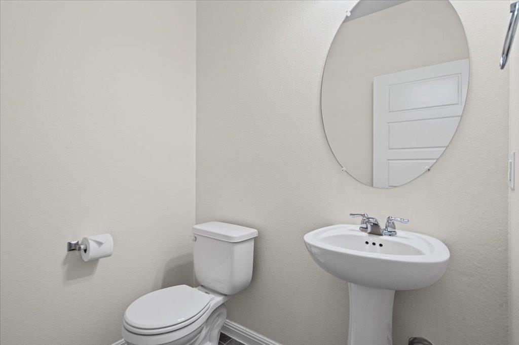 1502 Airedale Rd #2502 Property Photo 14