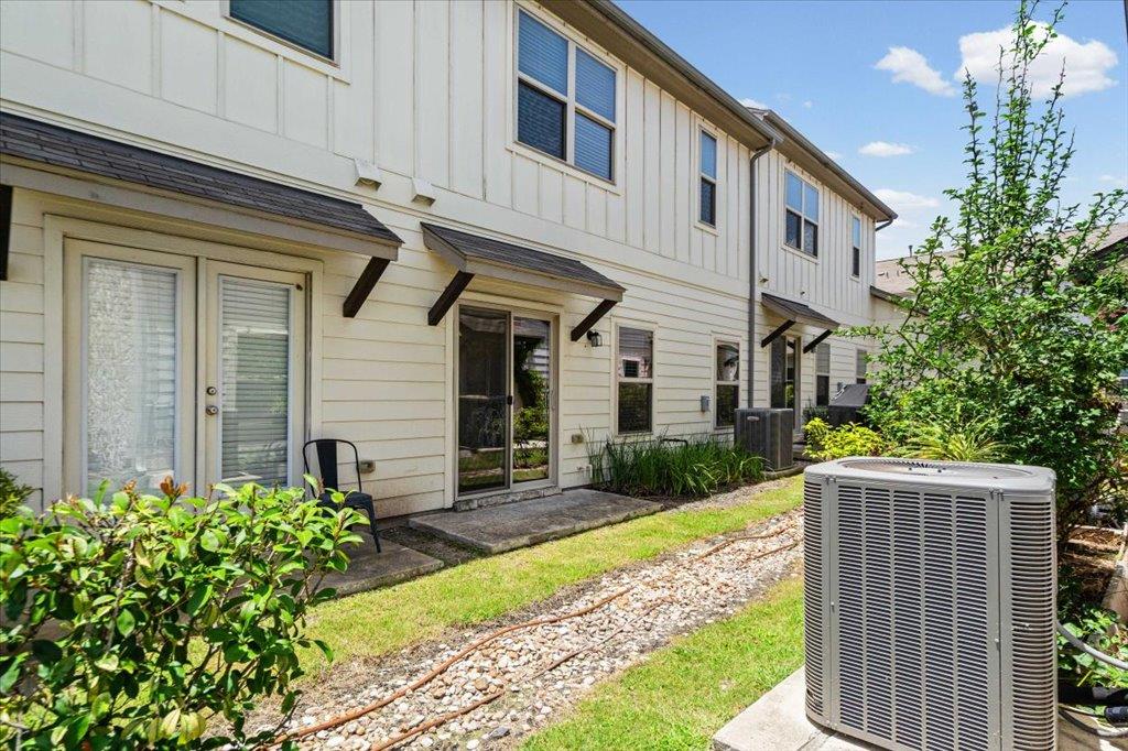 1502 Airedale Rd #2502 Property Photo 15