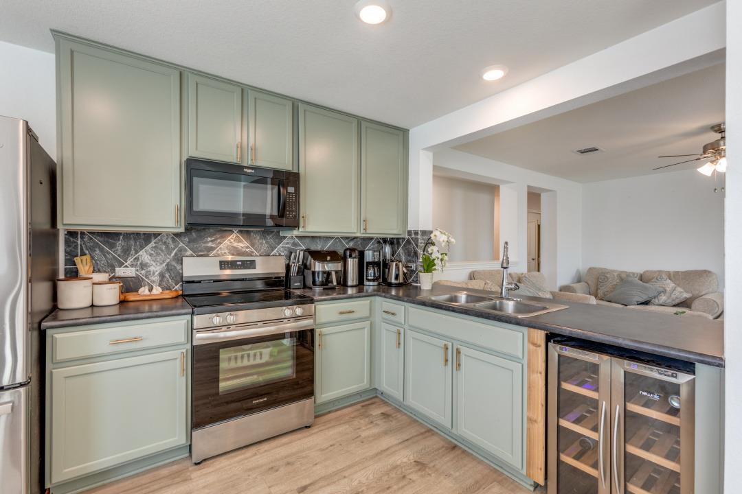 13521 Abigail Adams St Property Photo 8