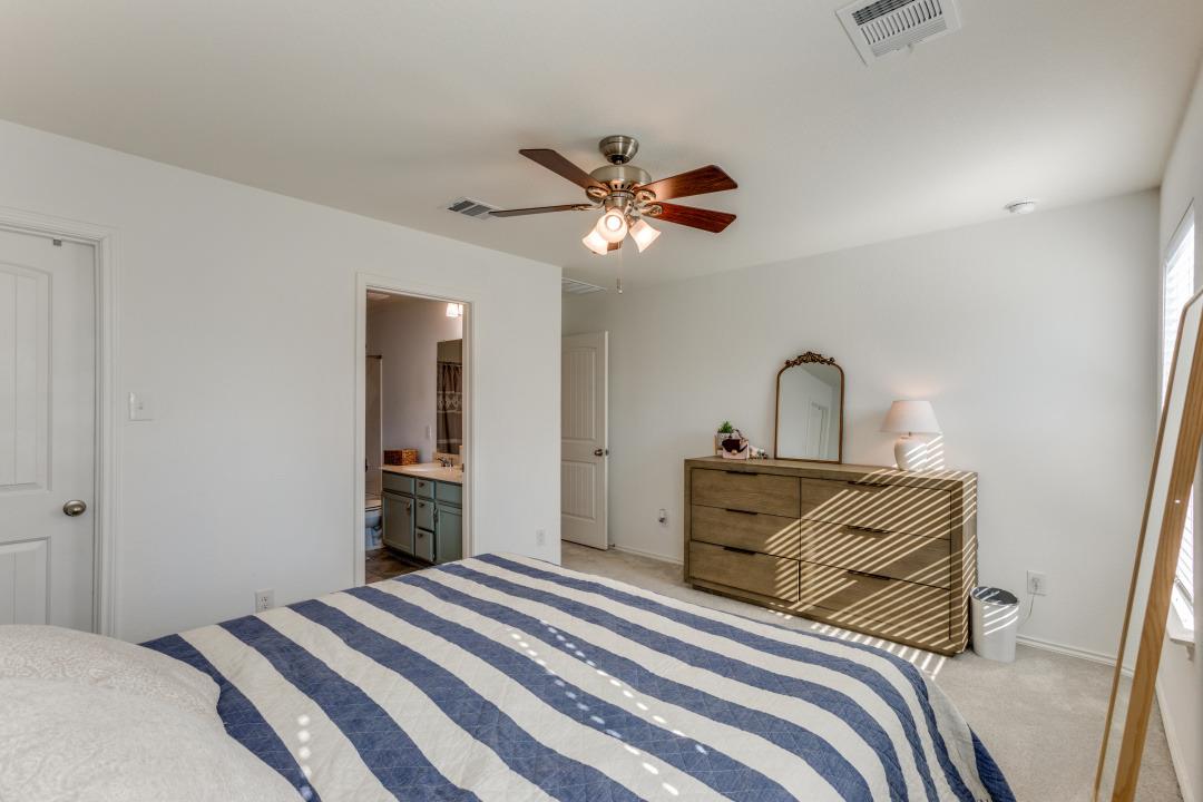 13521 Abigail Adams St Property Photo 10