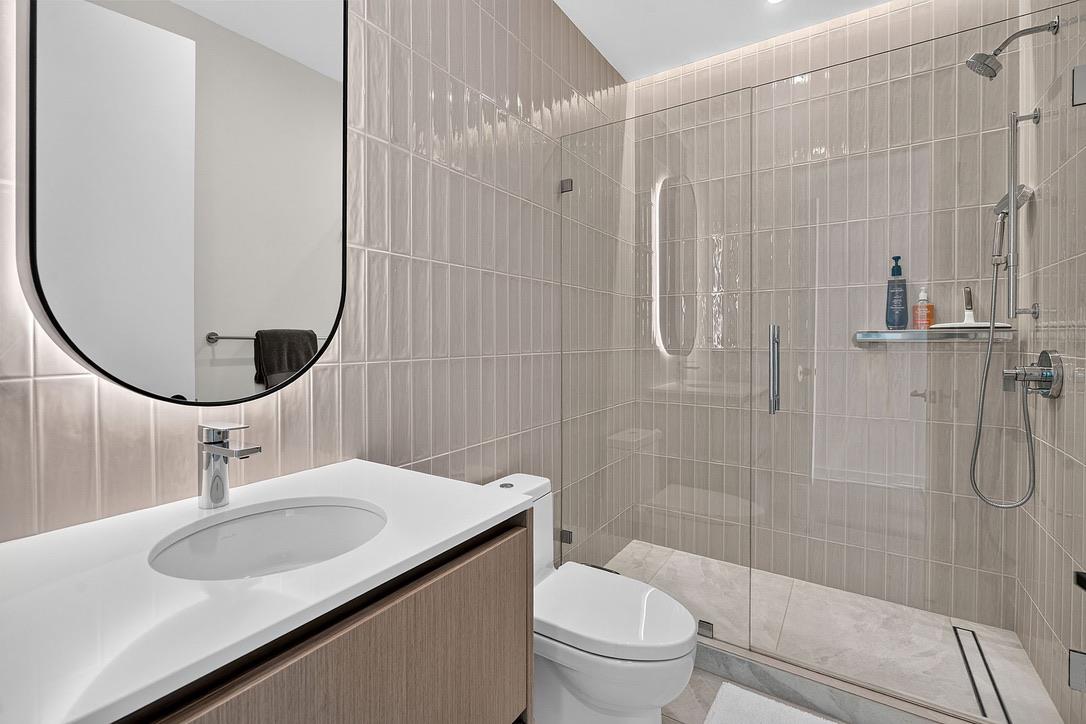 610 Davis St #4504 Property Photo 17