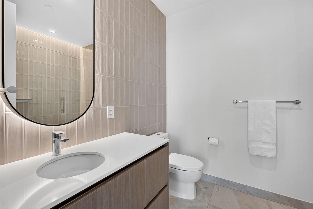 610 Davis St #4504 Property Photo 19