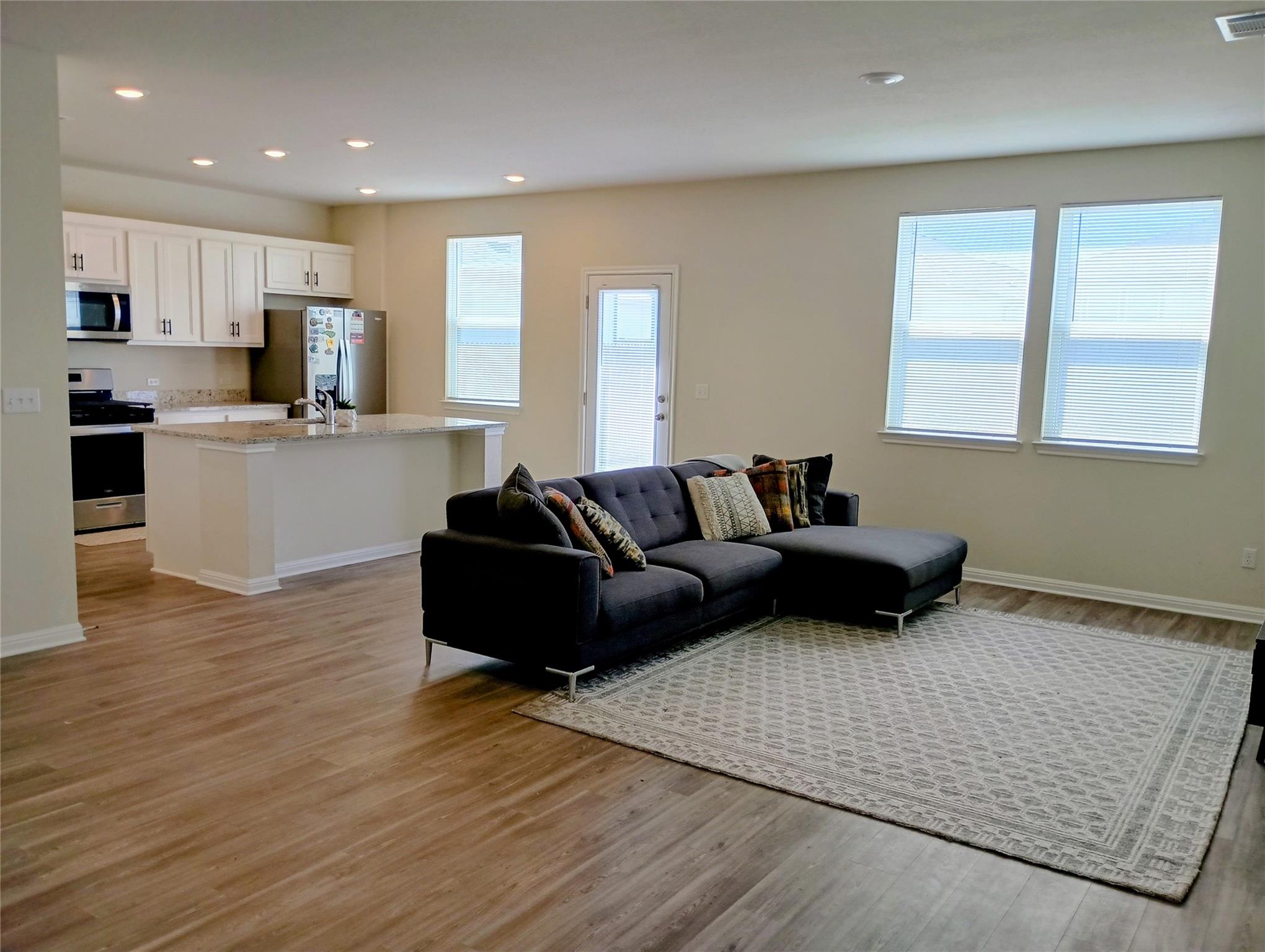 10615 Ridan Way Property Photo 8