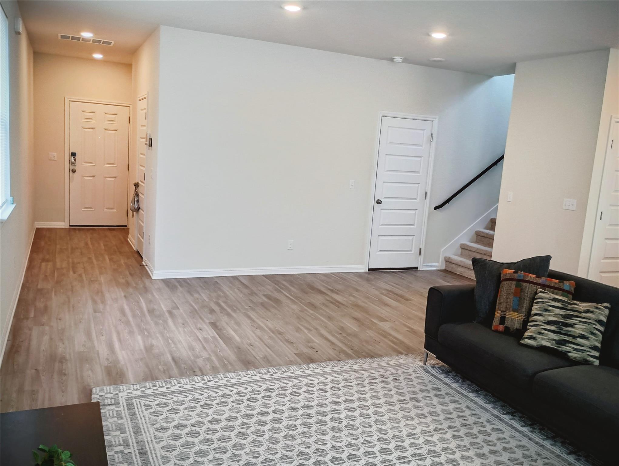 10615 Ridan Way Property Photo 11