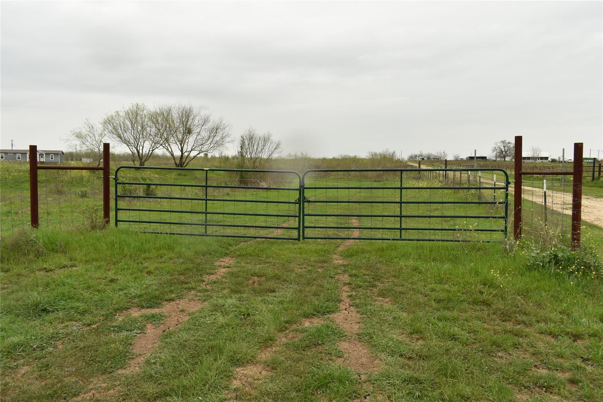 Tbd Anderson Ln Property Photo 3