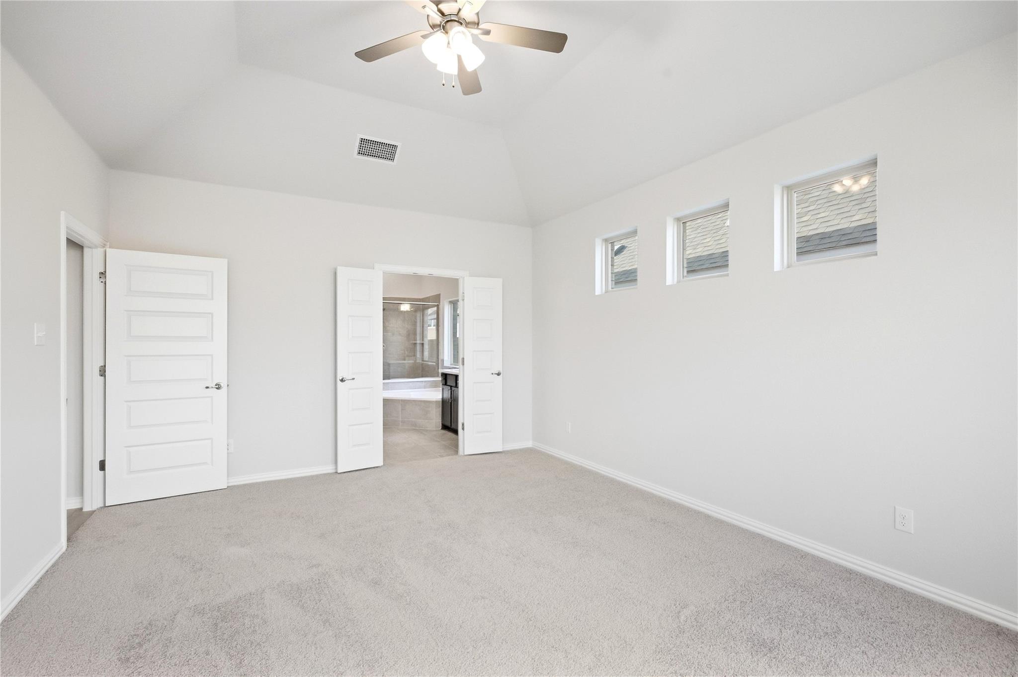 409 Grey Leaf Rd Property Photo 4