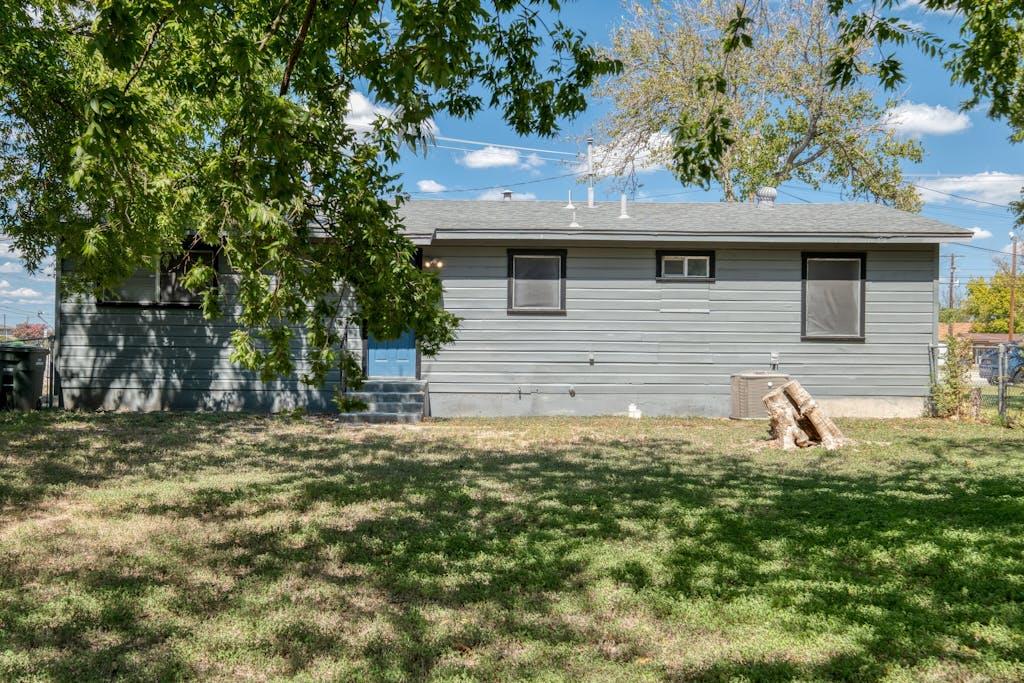 102 E Robertson Ave Property Photo 21