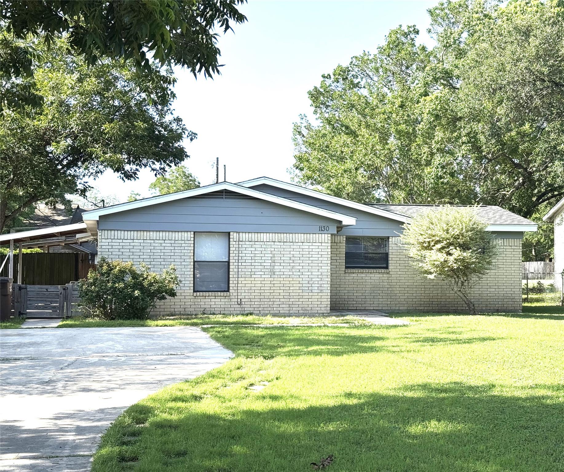 1130 Bois D Arc St