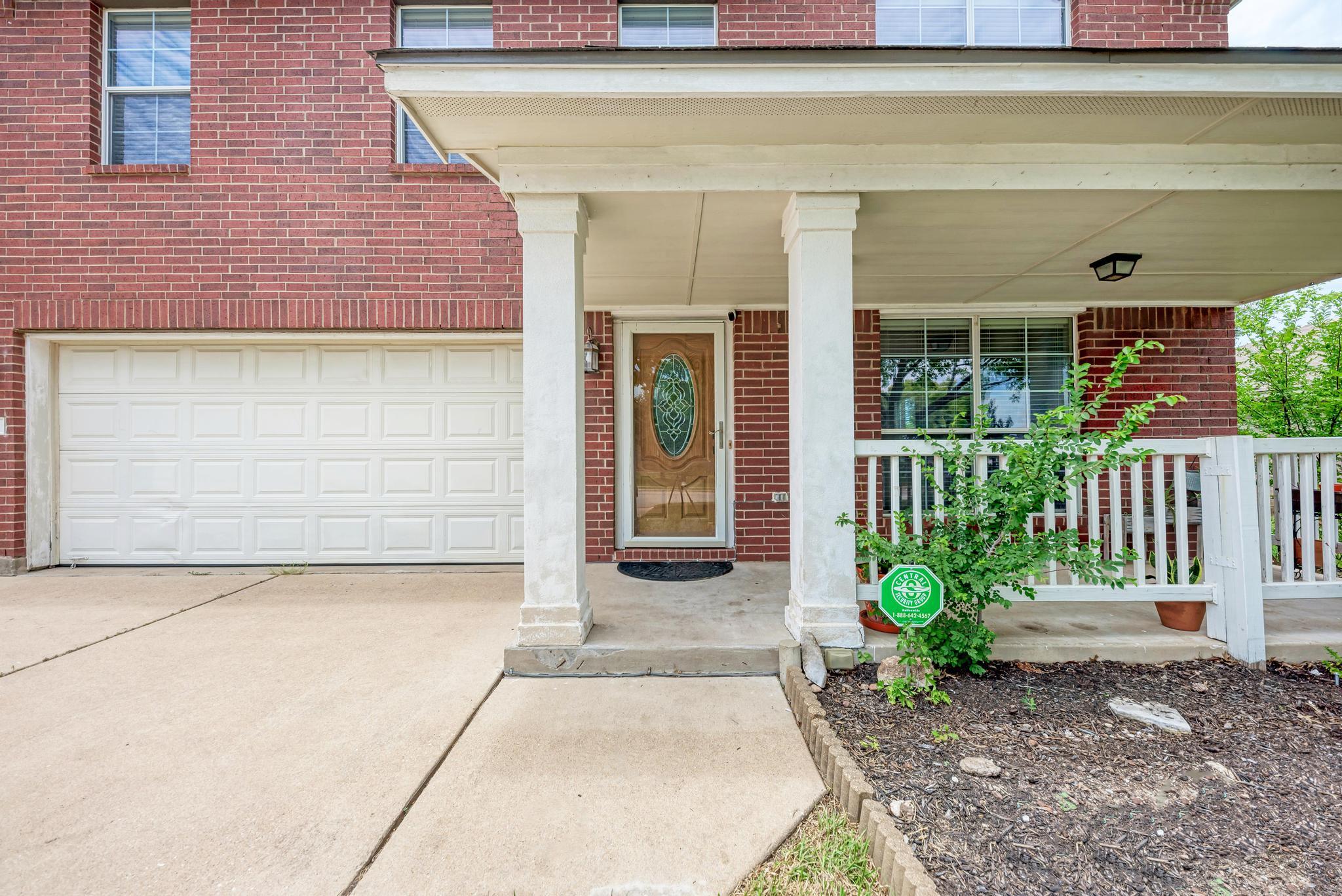 913 Whitley Dr Property Photo 4