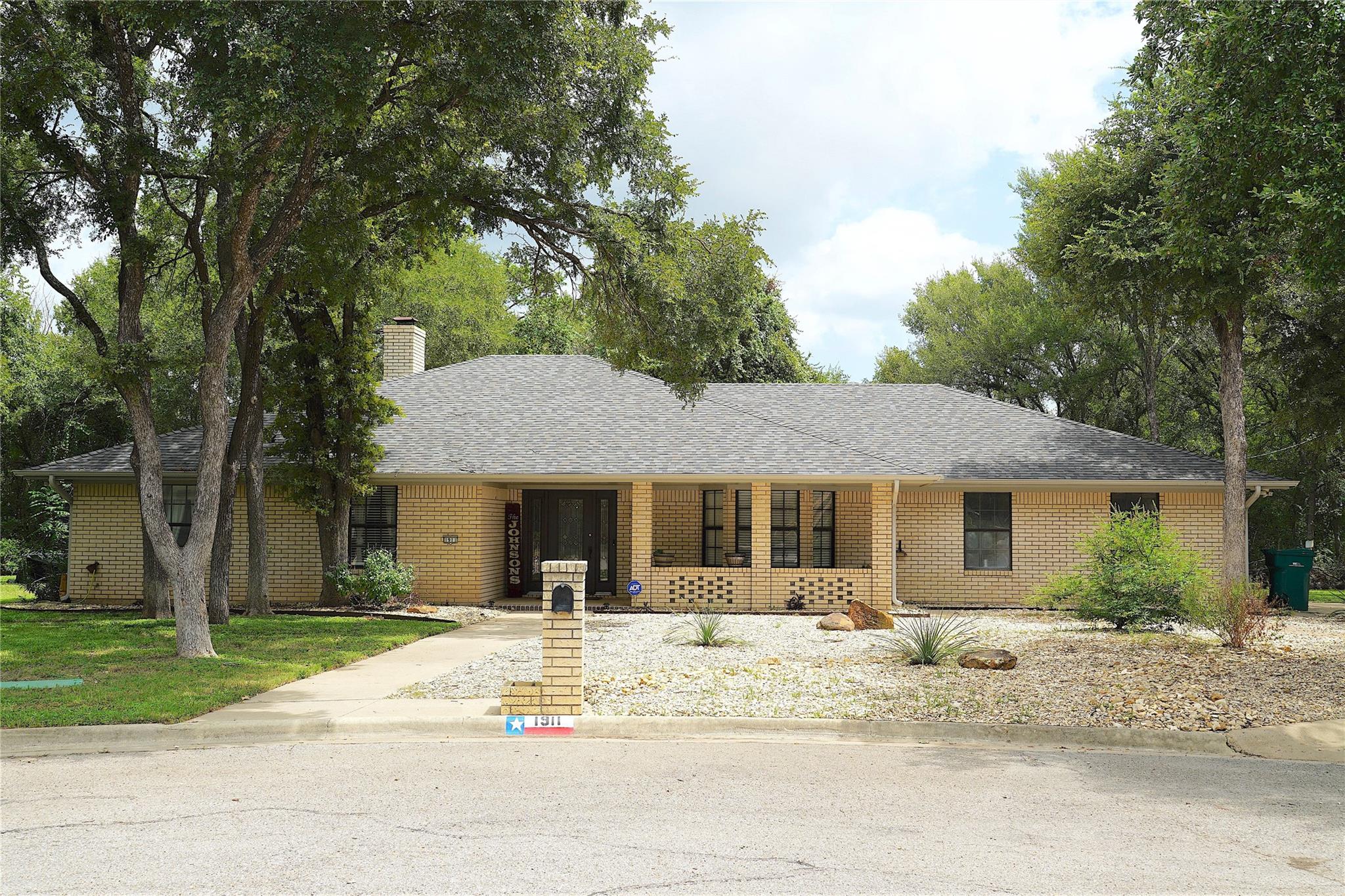 9188312 Property Photo 1