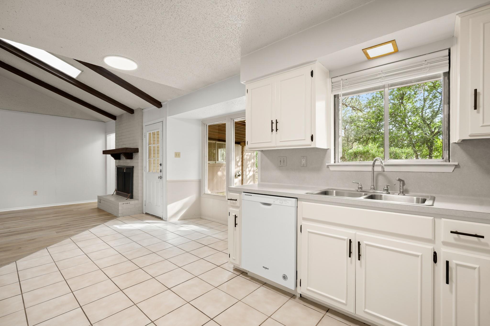 2600 Greenland Ln Property Photo 8