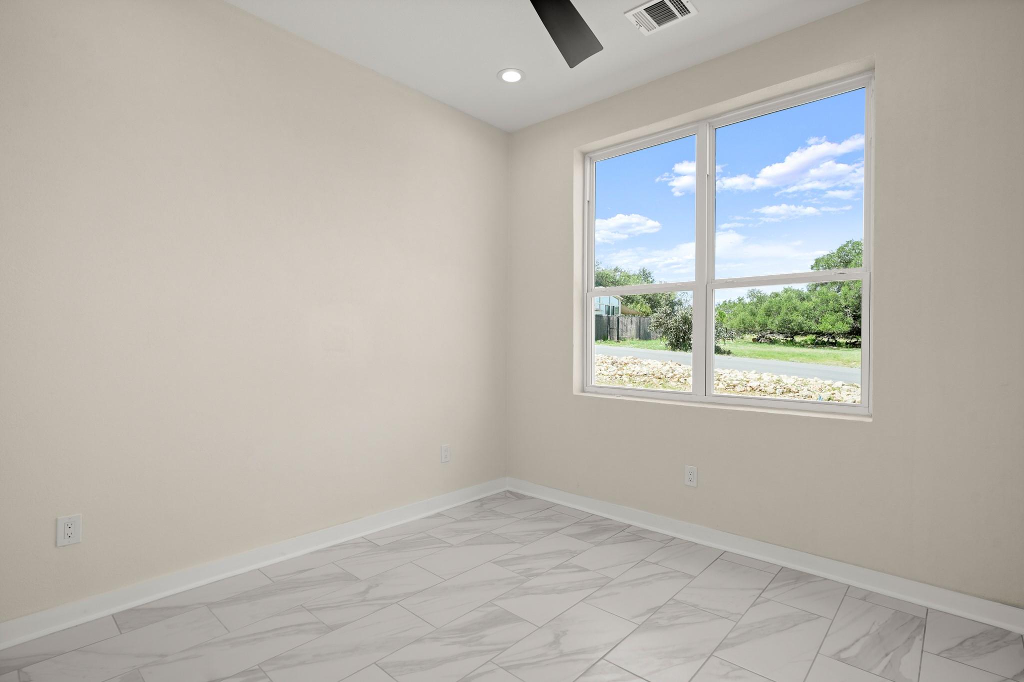 2401 Thurber Ln Property Photo 17